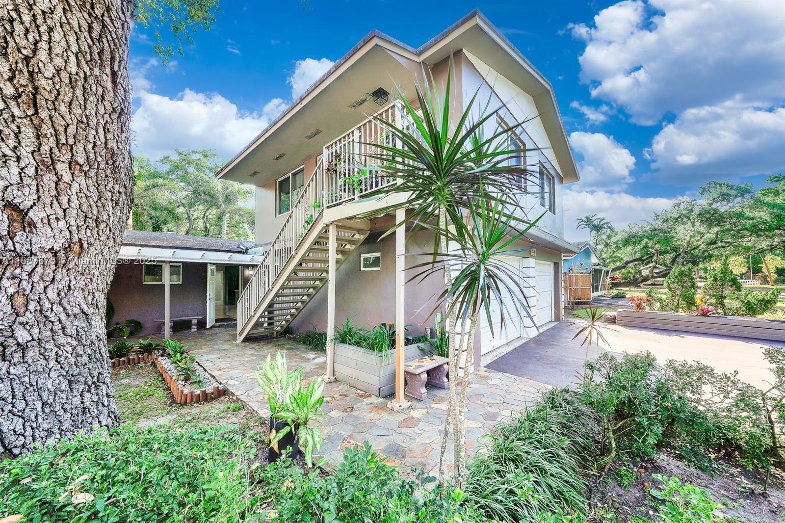 1610 SW 30th Pl # a2