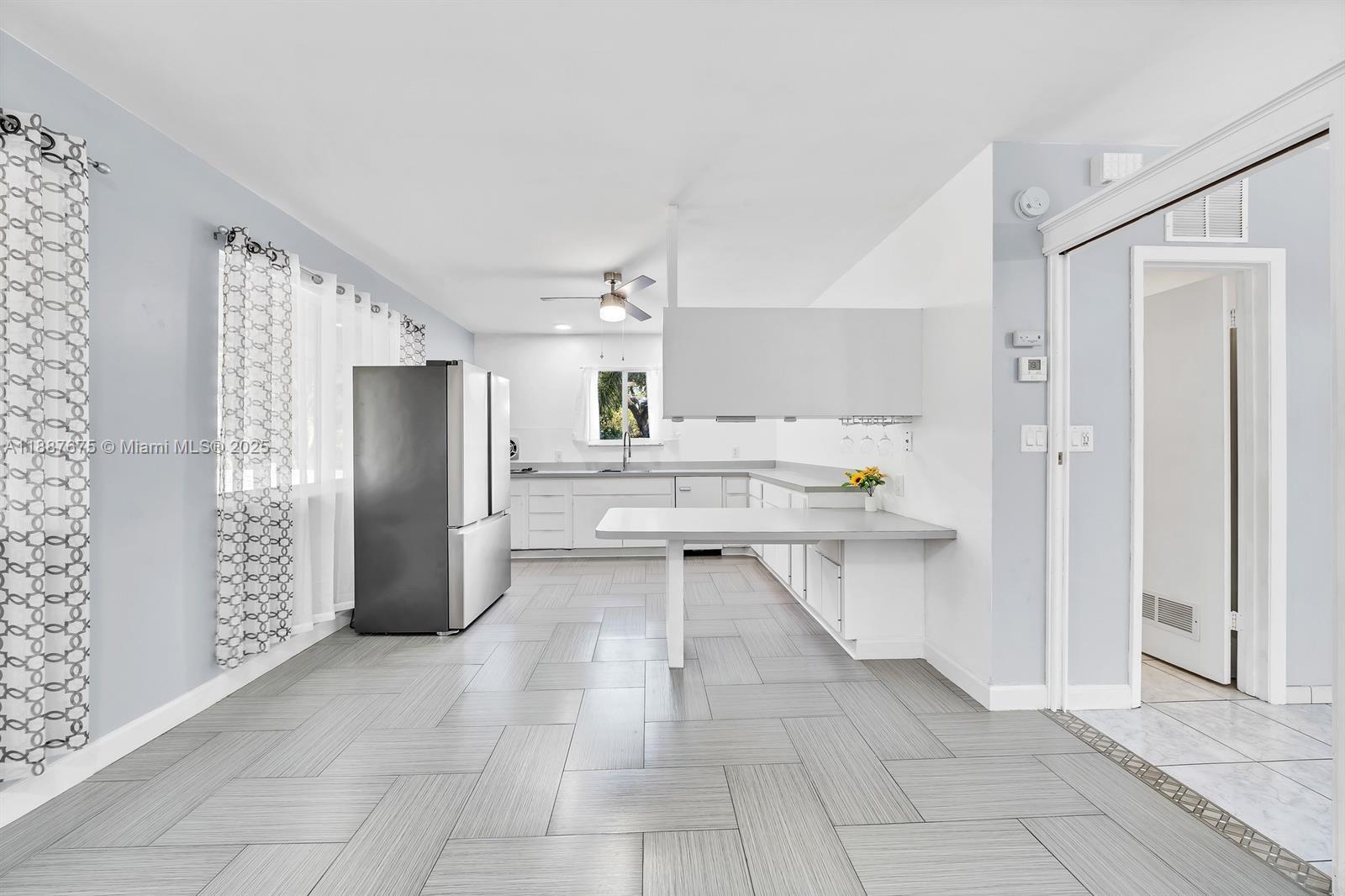 1610 SW 30th Pl # a2