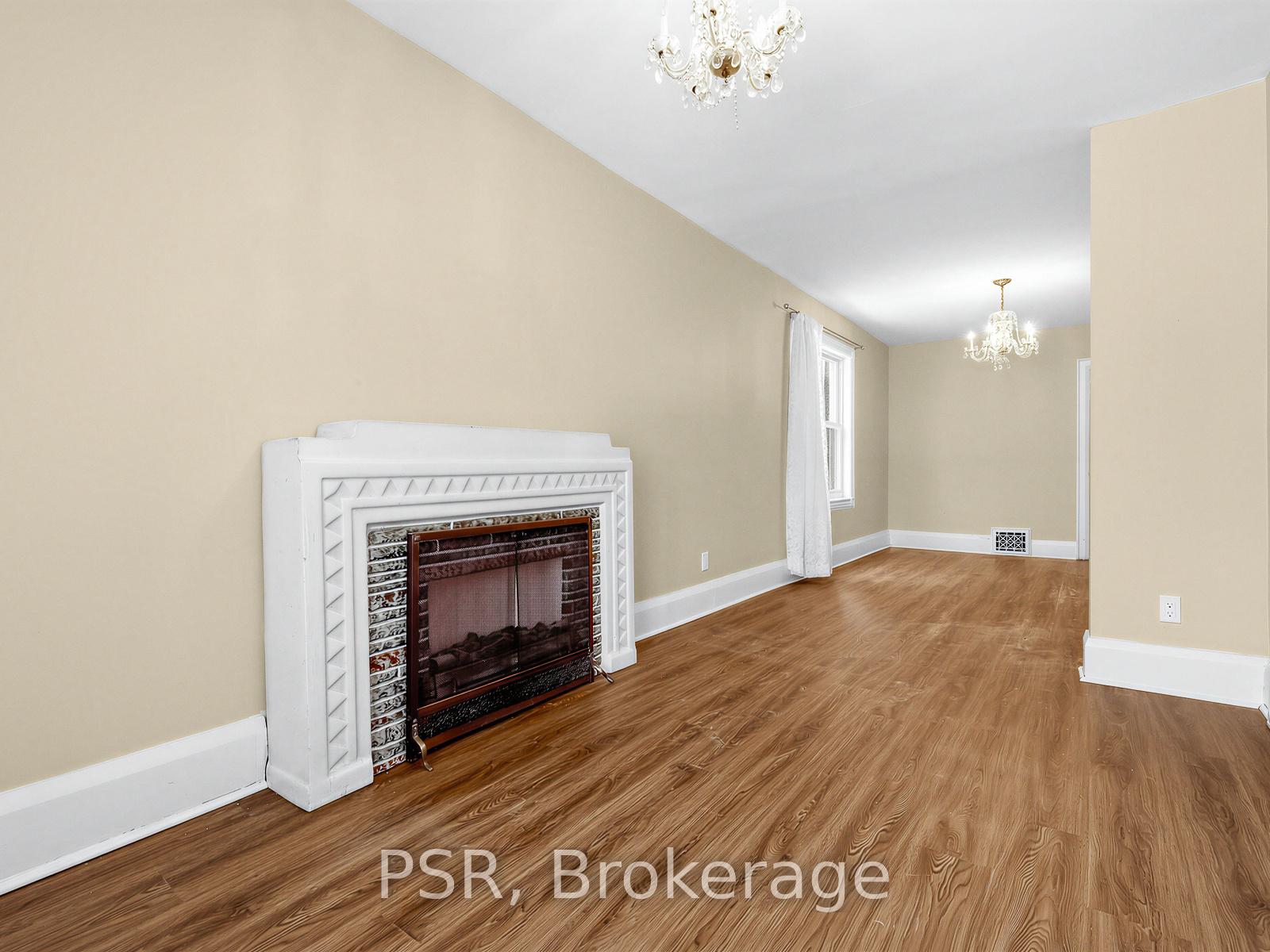459 Manor Road E