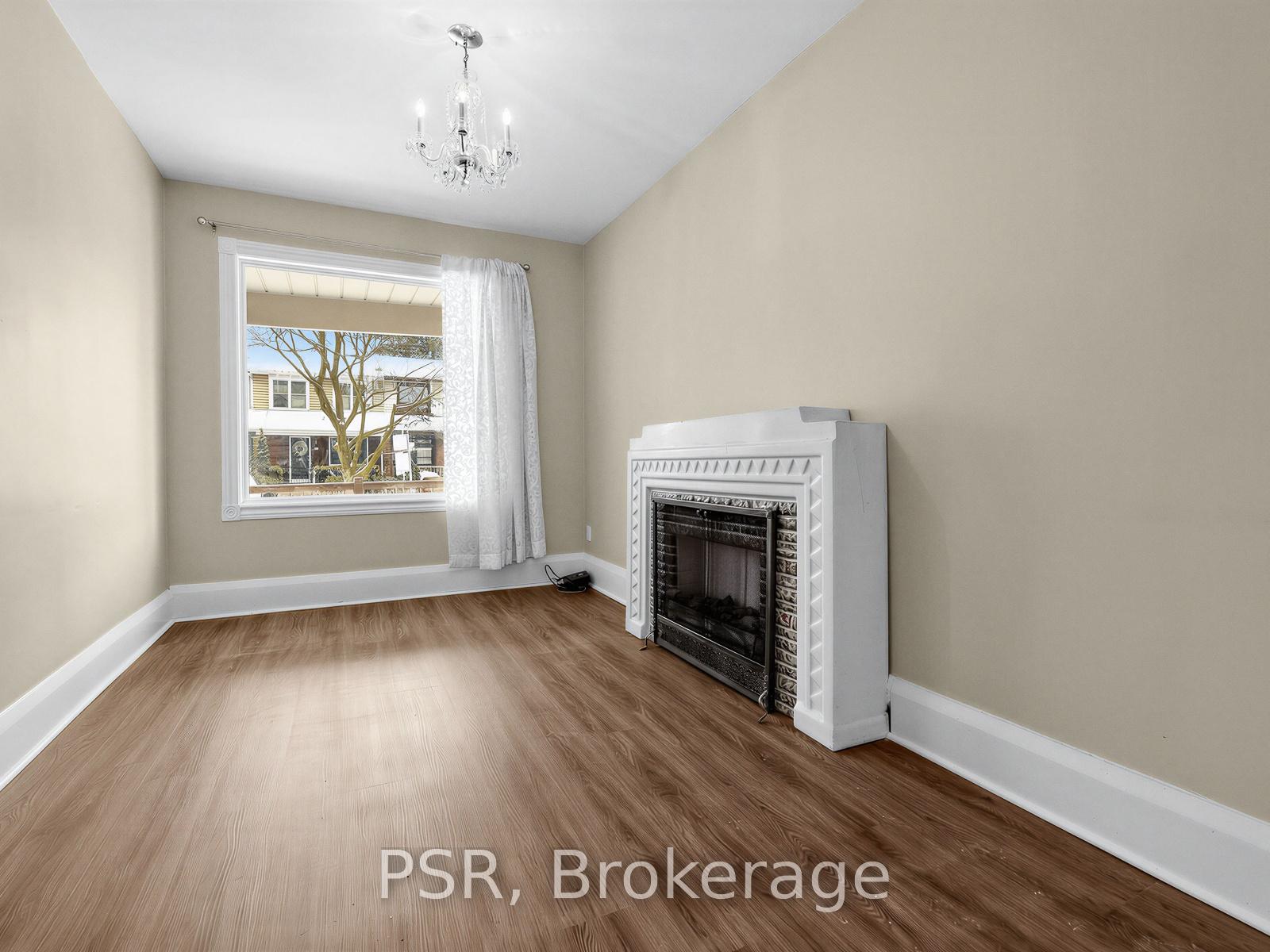 459 Manor Road E