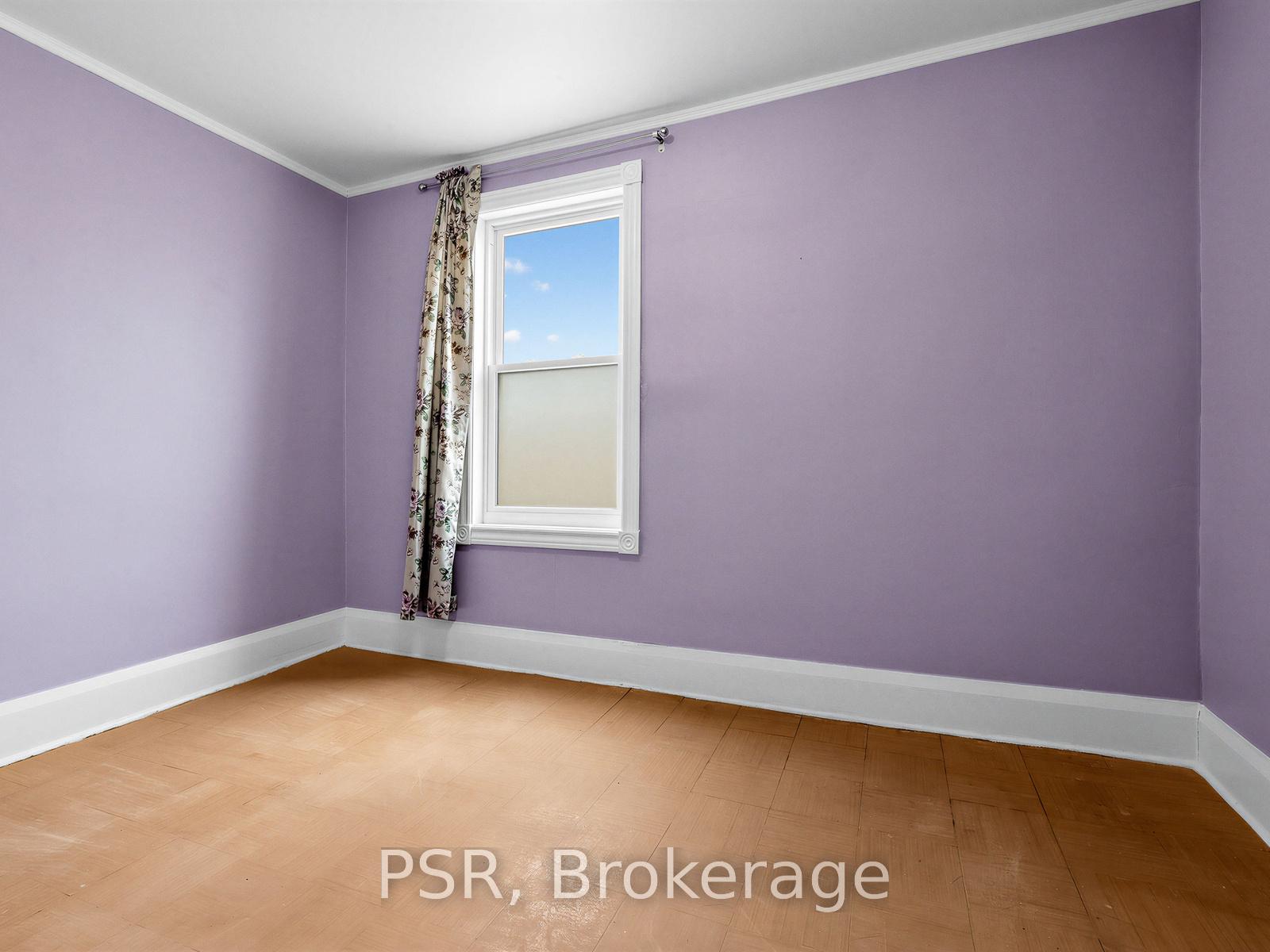 459 Manor Road E
