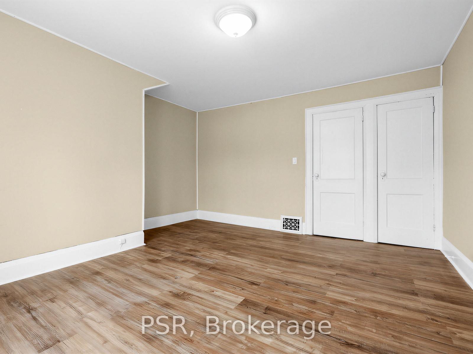 459 Manor Road E