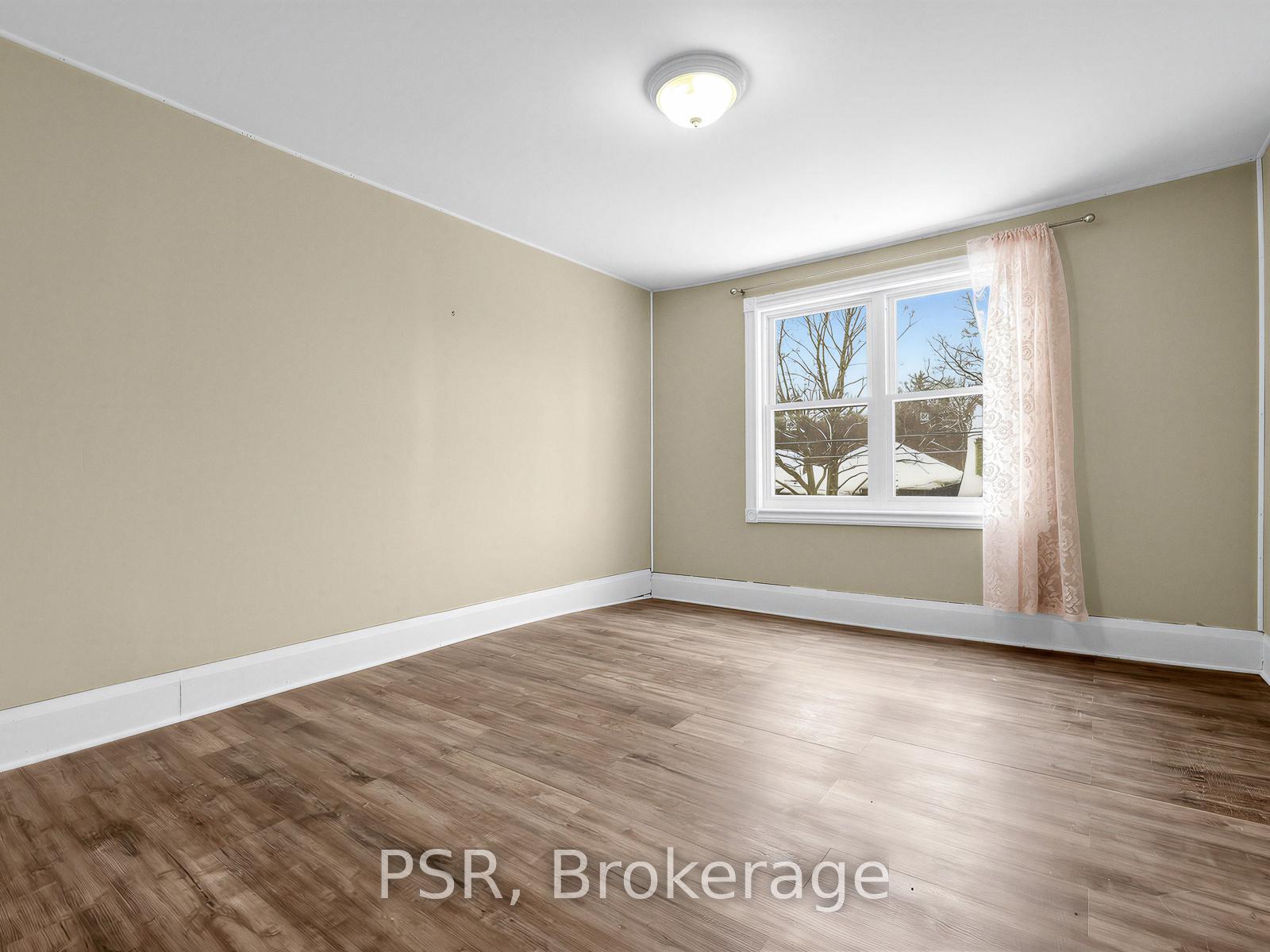459 Manor Road E
