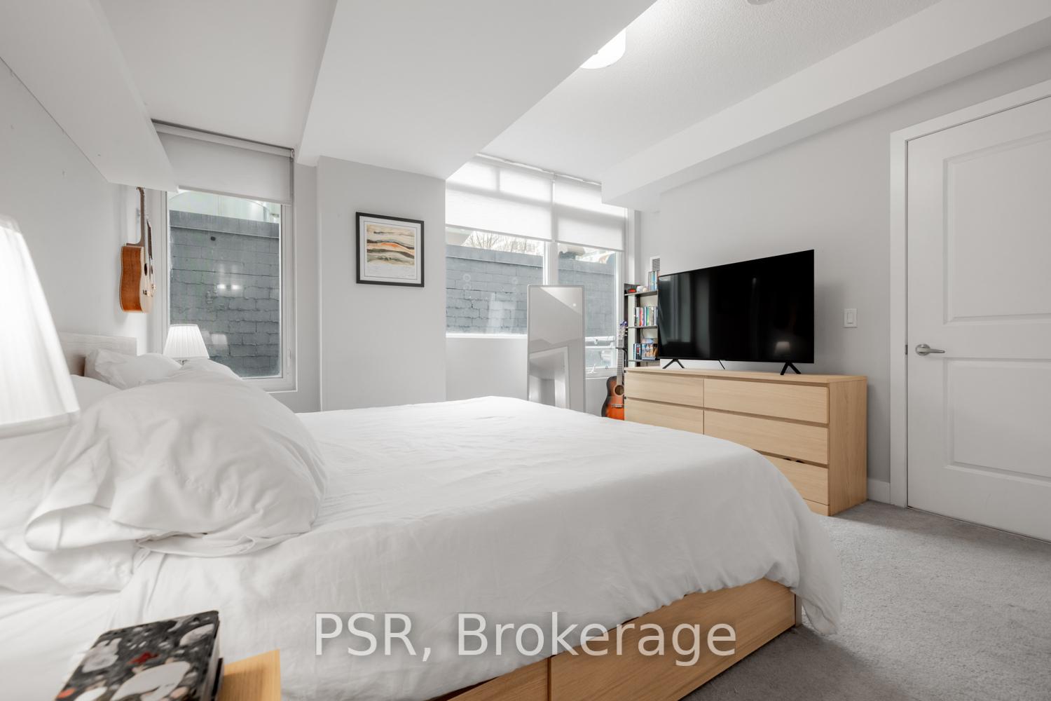 68 Merton Street 202