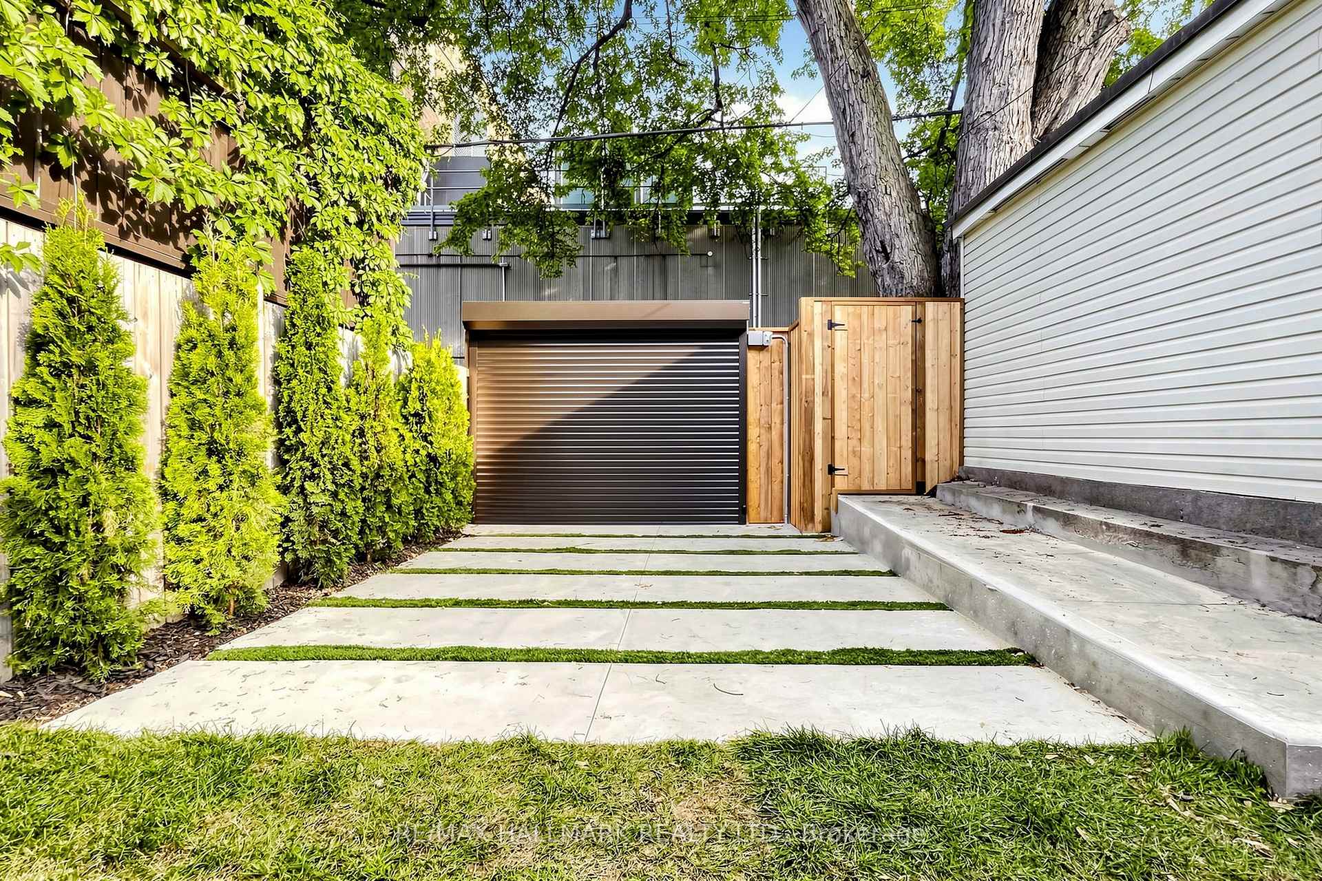 207 Victor Avenue