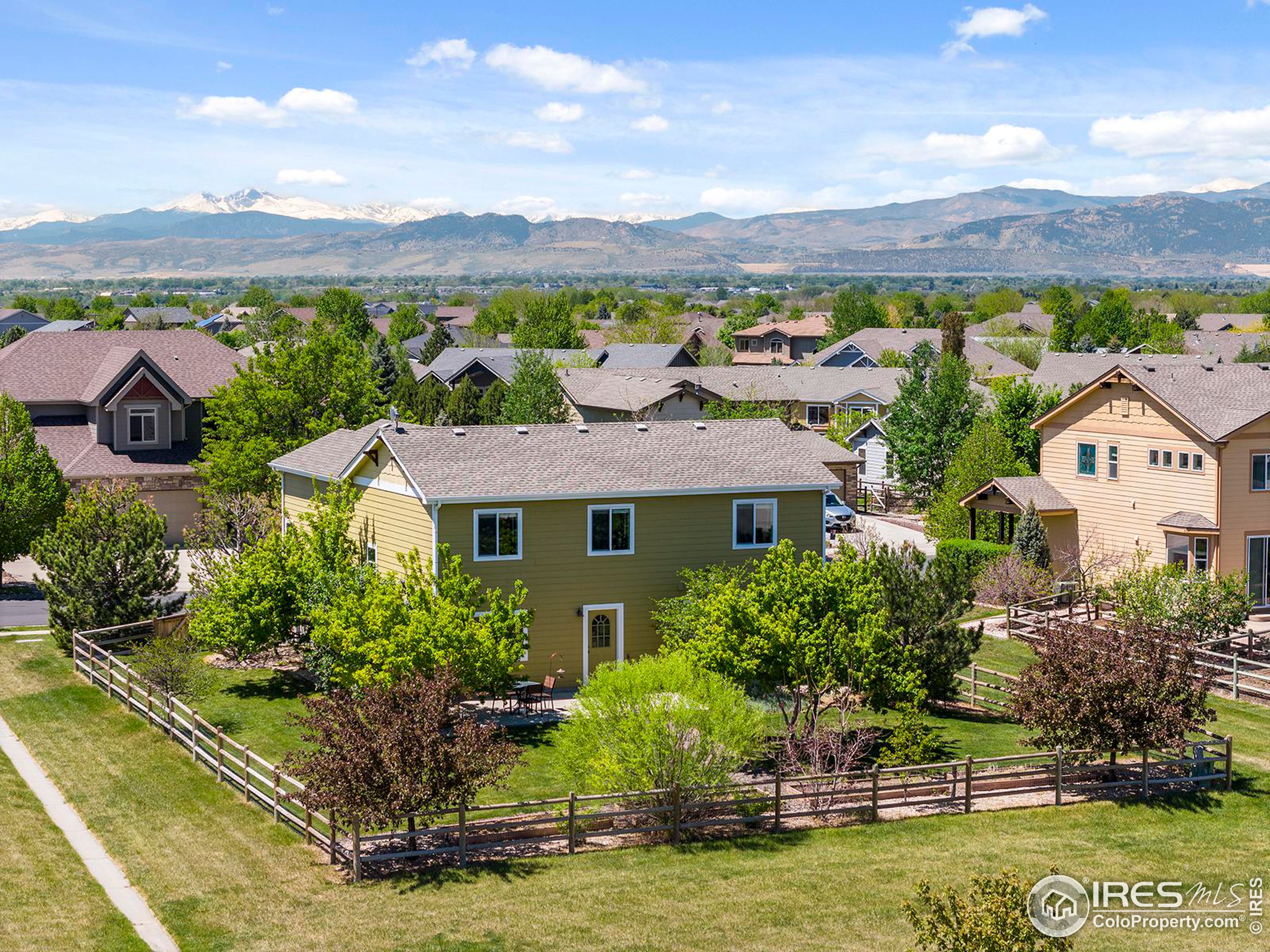 786 Vista Grande Cir