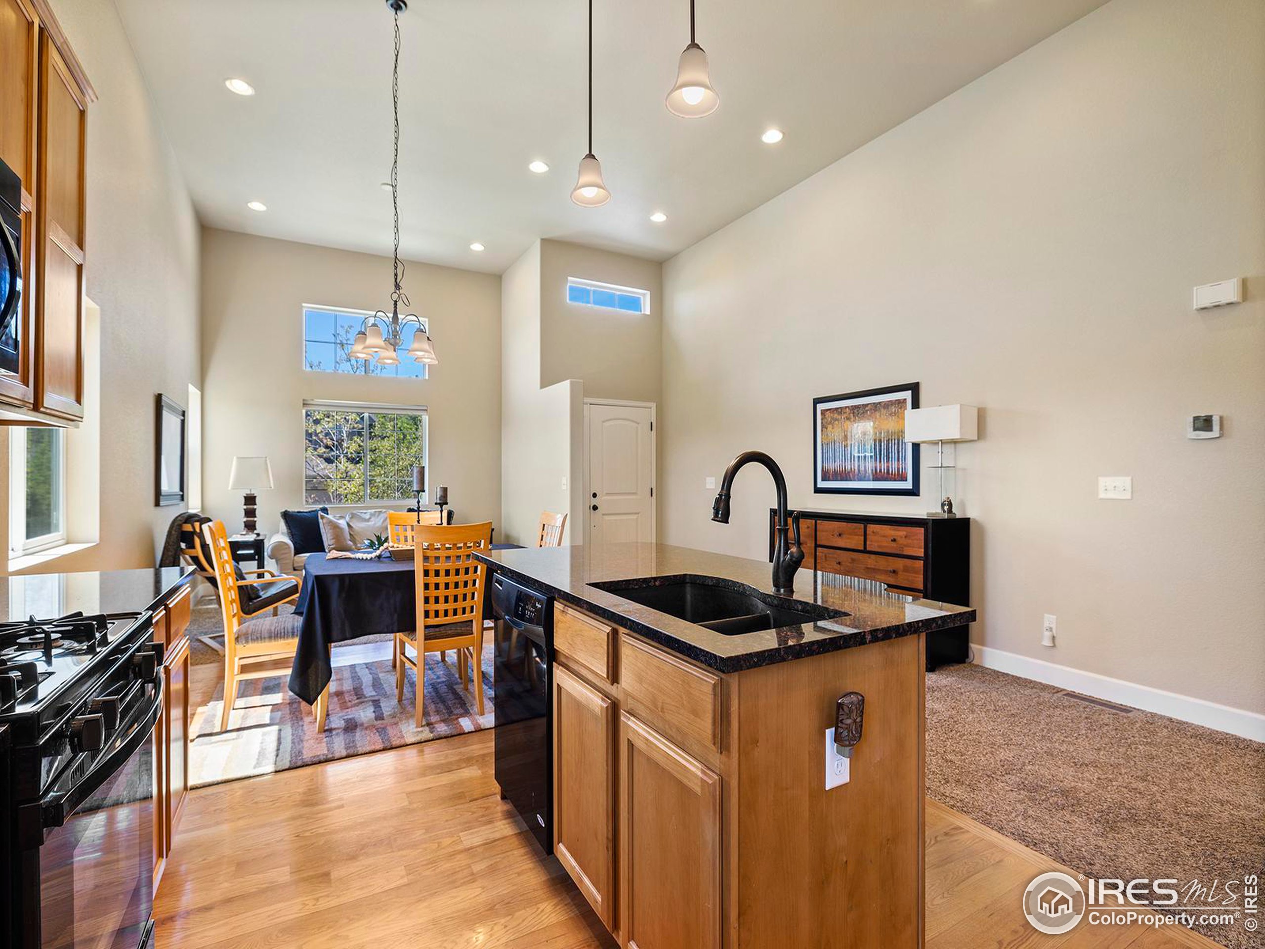 786 Vista Grande Cir