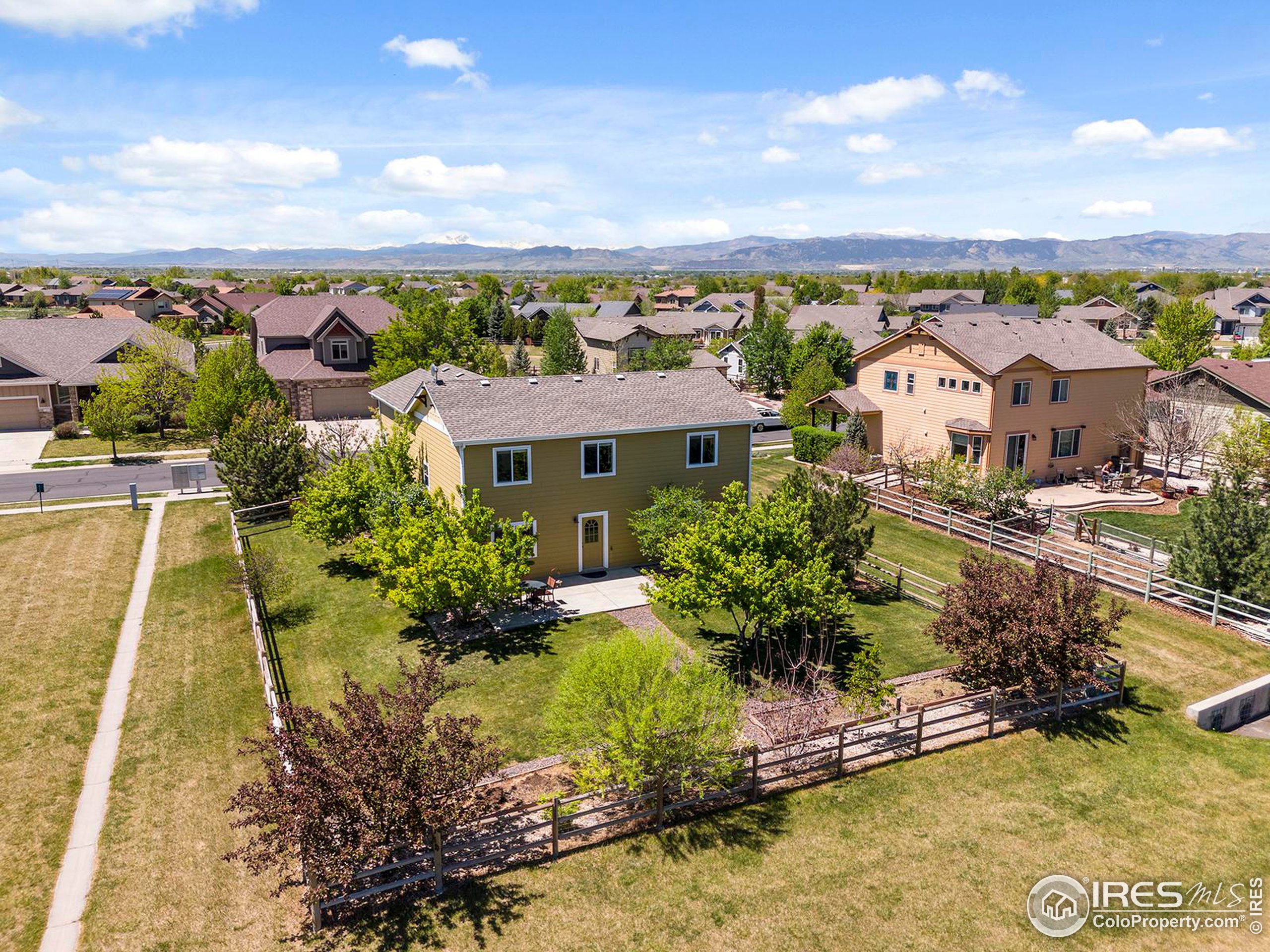 786 Vista Grande Cir