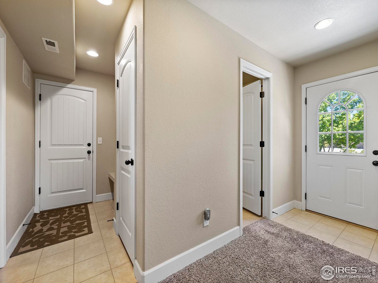 786 Vista Grande Cir