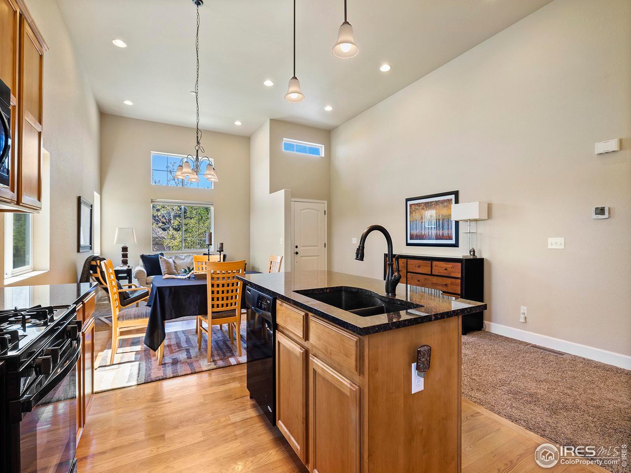 786 Vista Grande Cir