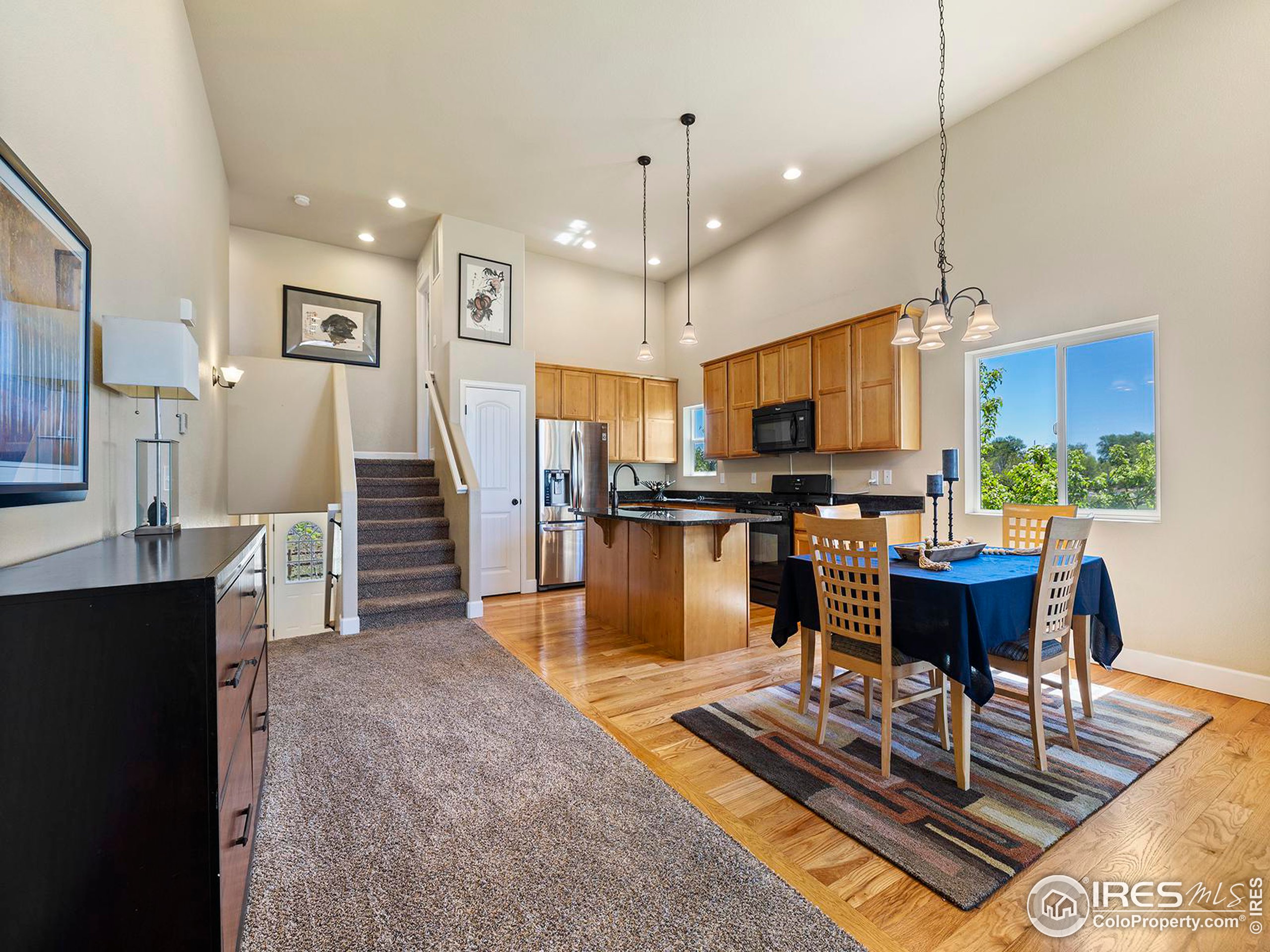 786 Vista Grande Cir