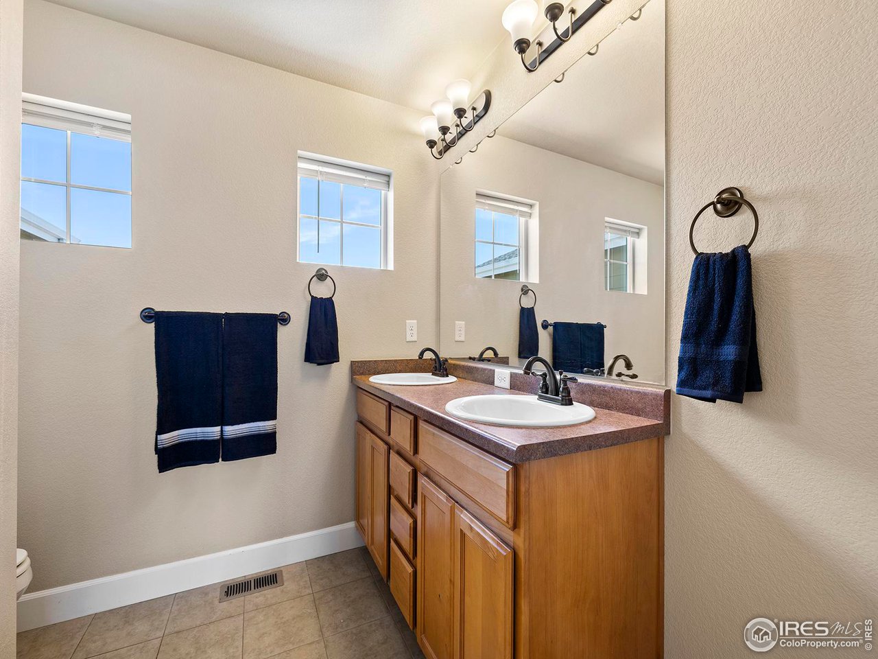 786 Vista Grande Cir