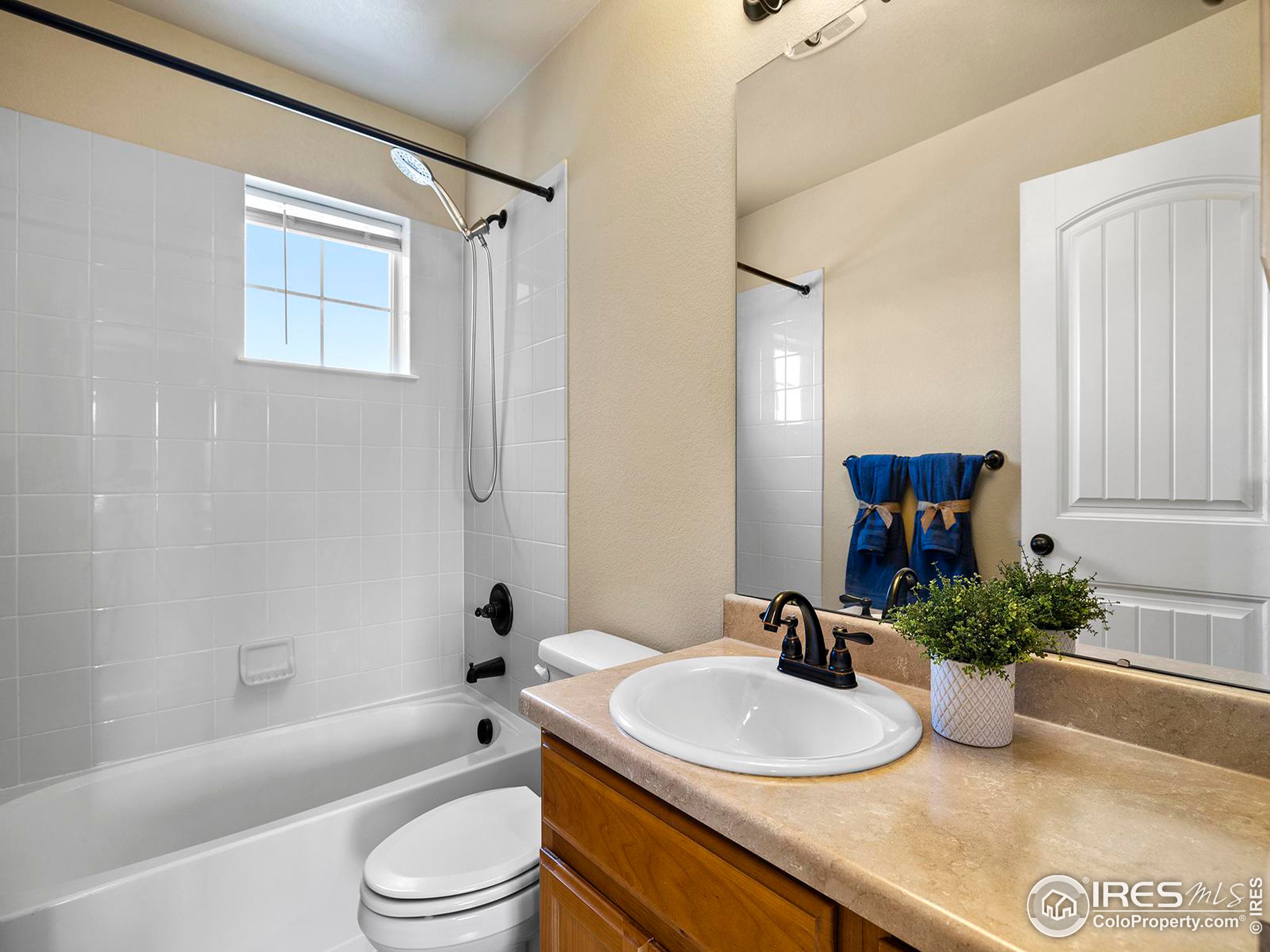 786 Vista Grande Cir