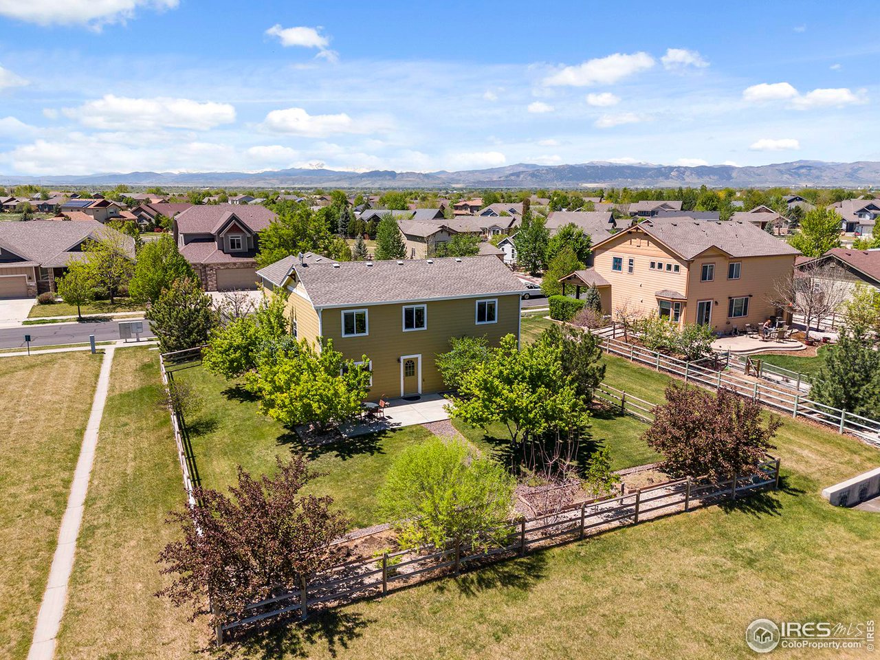 786 Vista Grande Cir