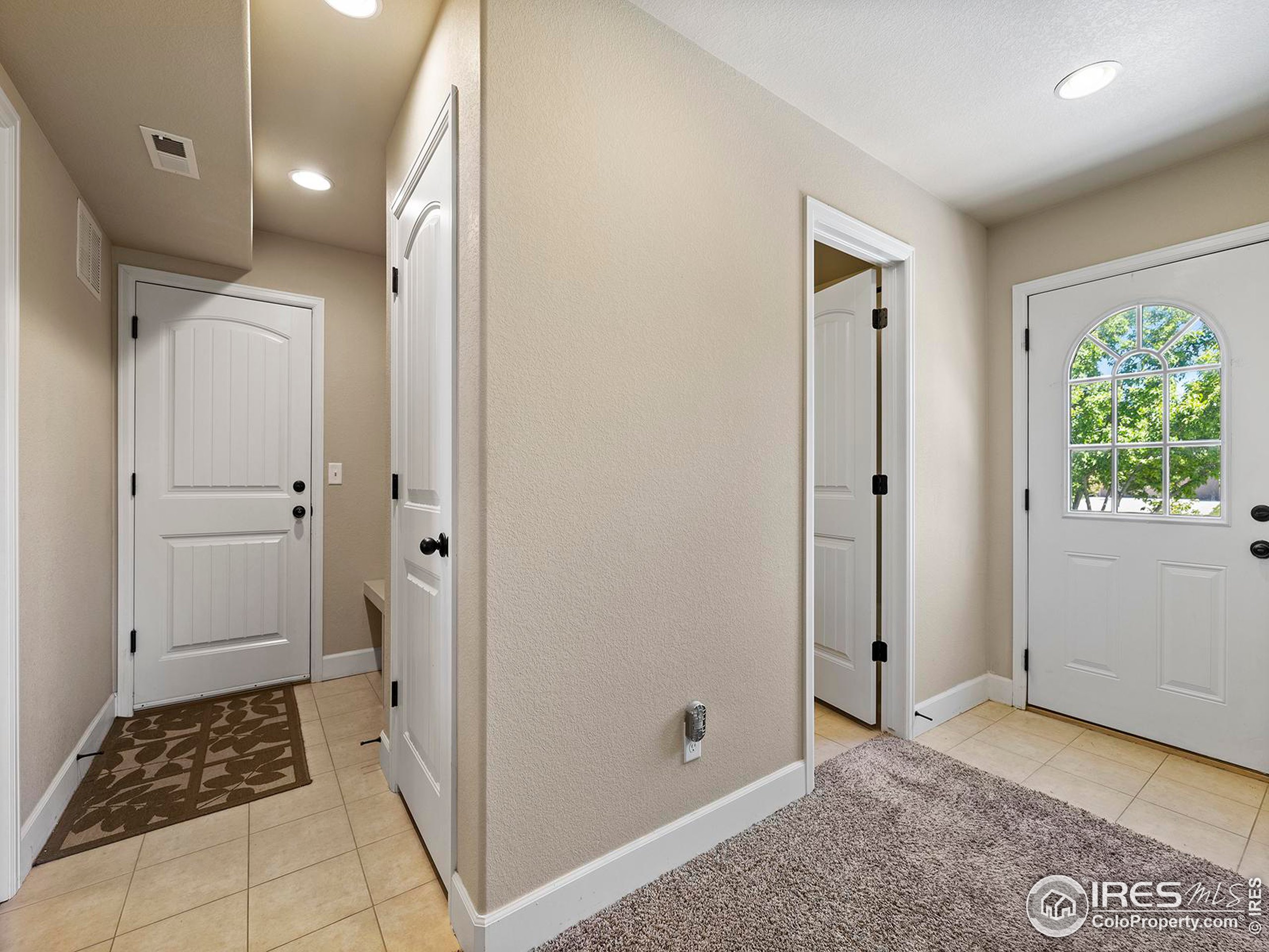 786 Vista Grande Cir