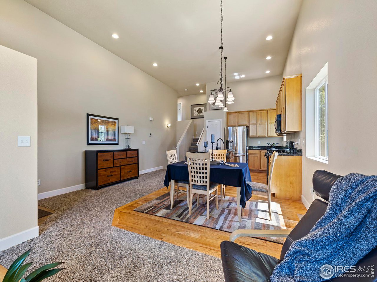 786 Vista Grande Cir