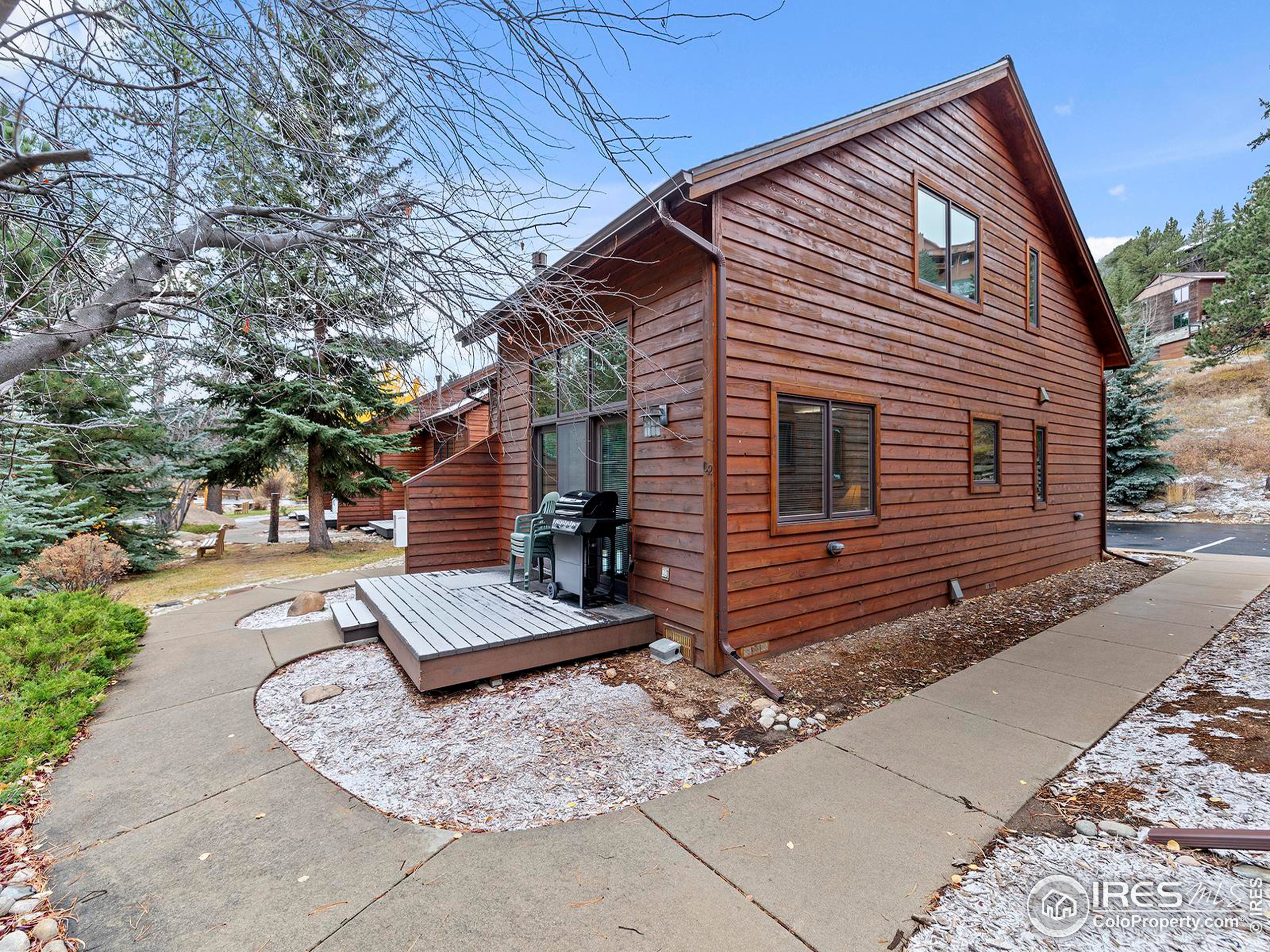 2120 Fall River Rd 6