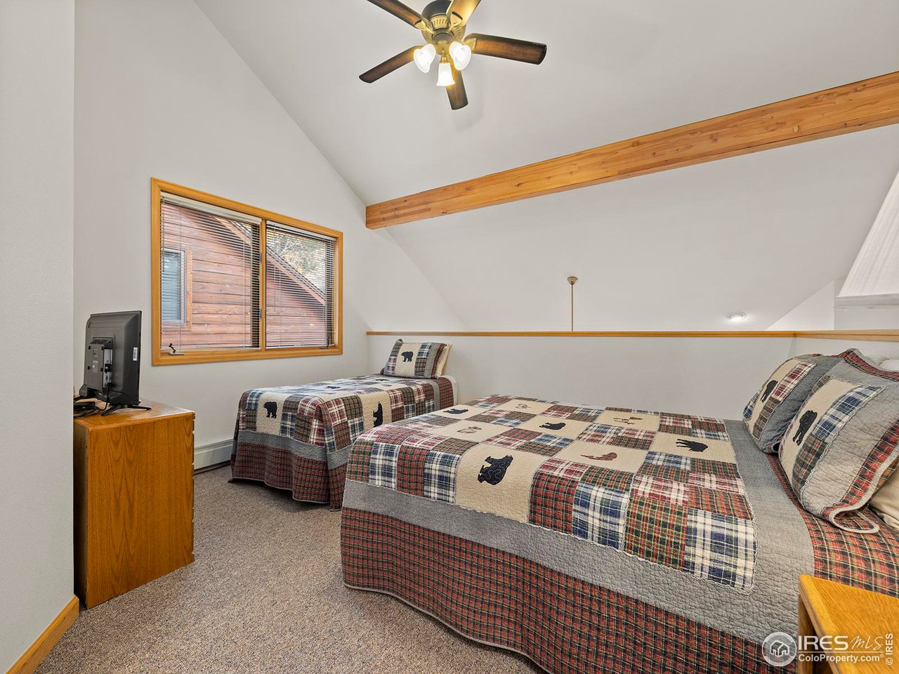 2120 Fall River Rd 6