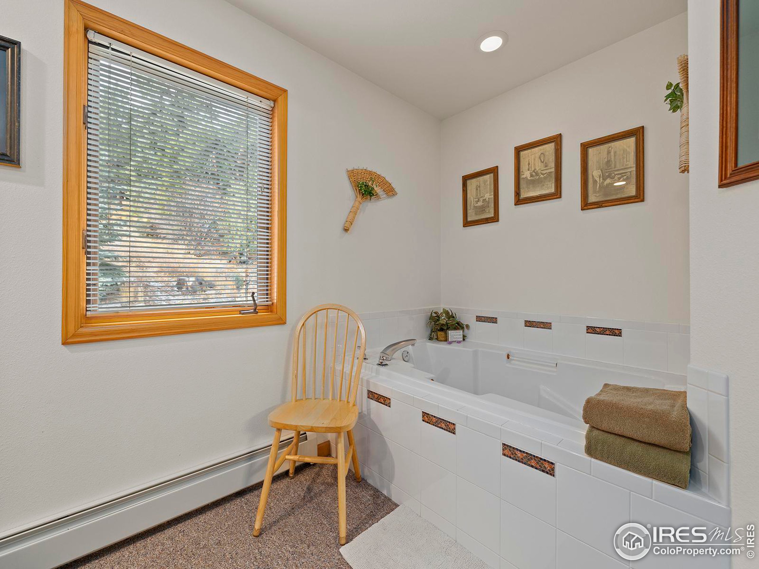 2120 Fall River Rd 6