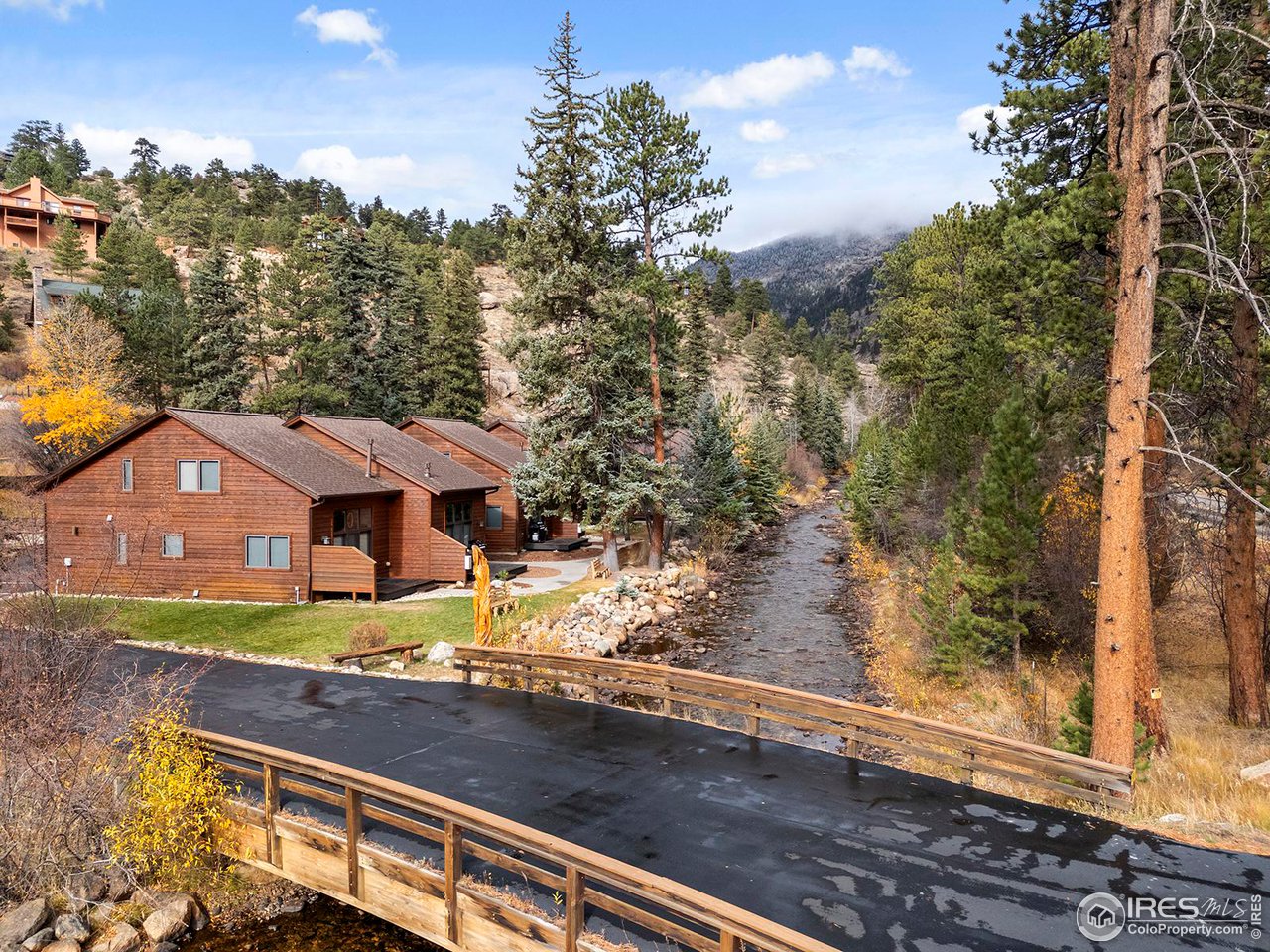 2120 Fall River Rd 6