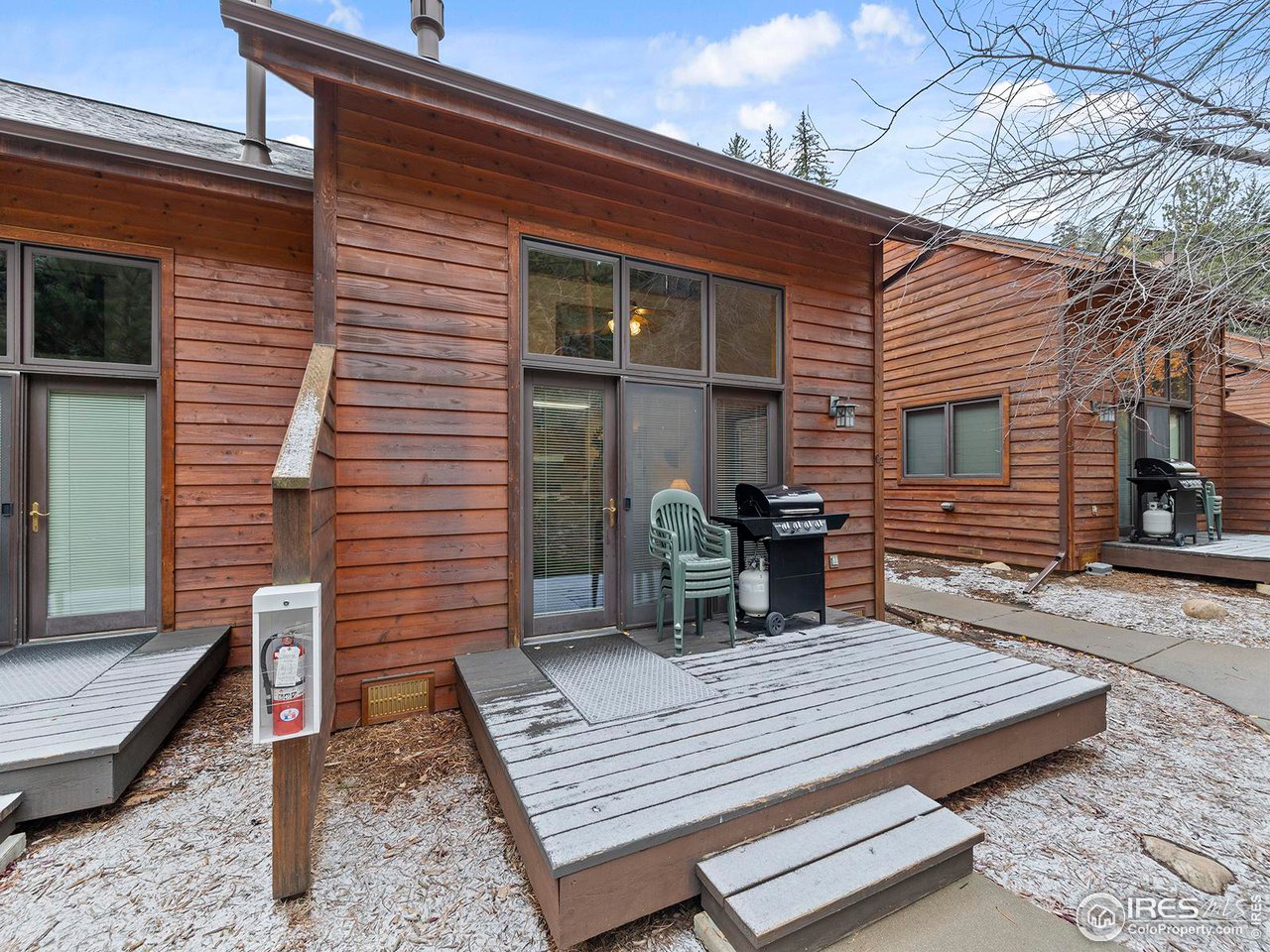 2120 Fall River Rd 6