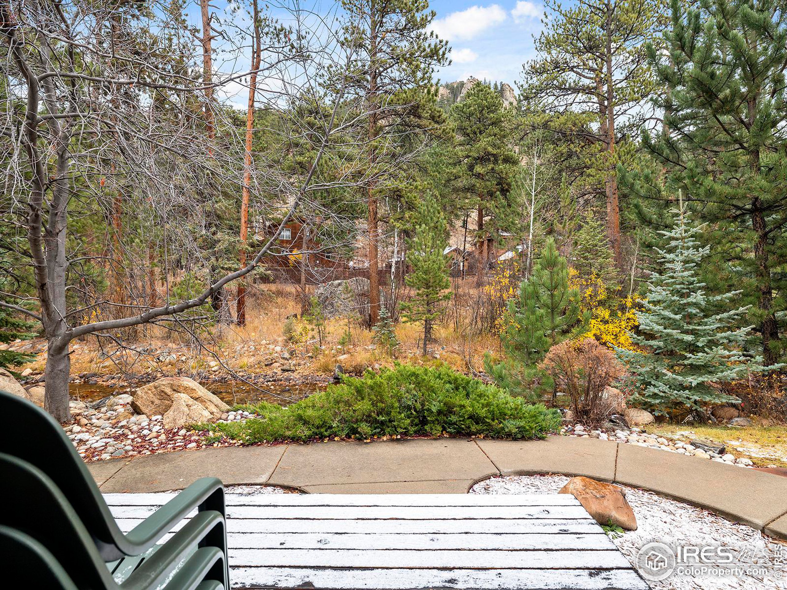 2120 Fall River Rd 6