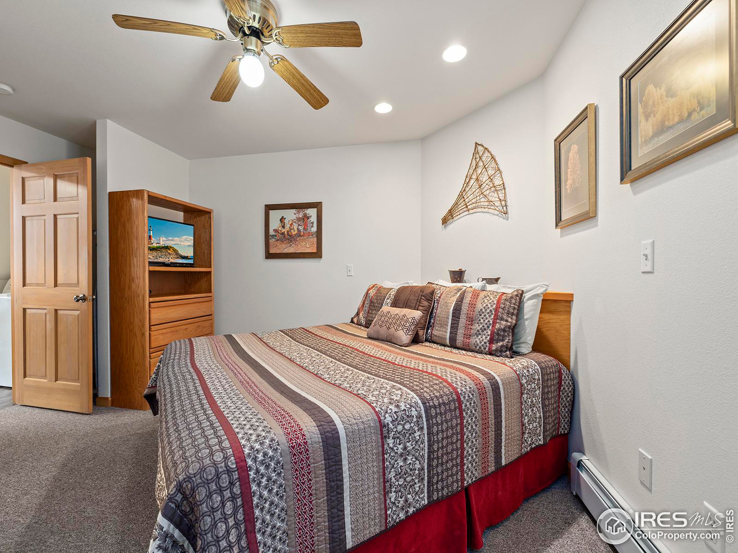 2120 Fall River Rd 6