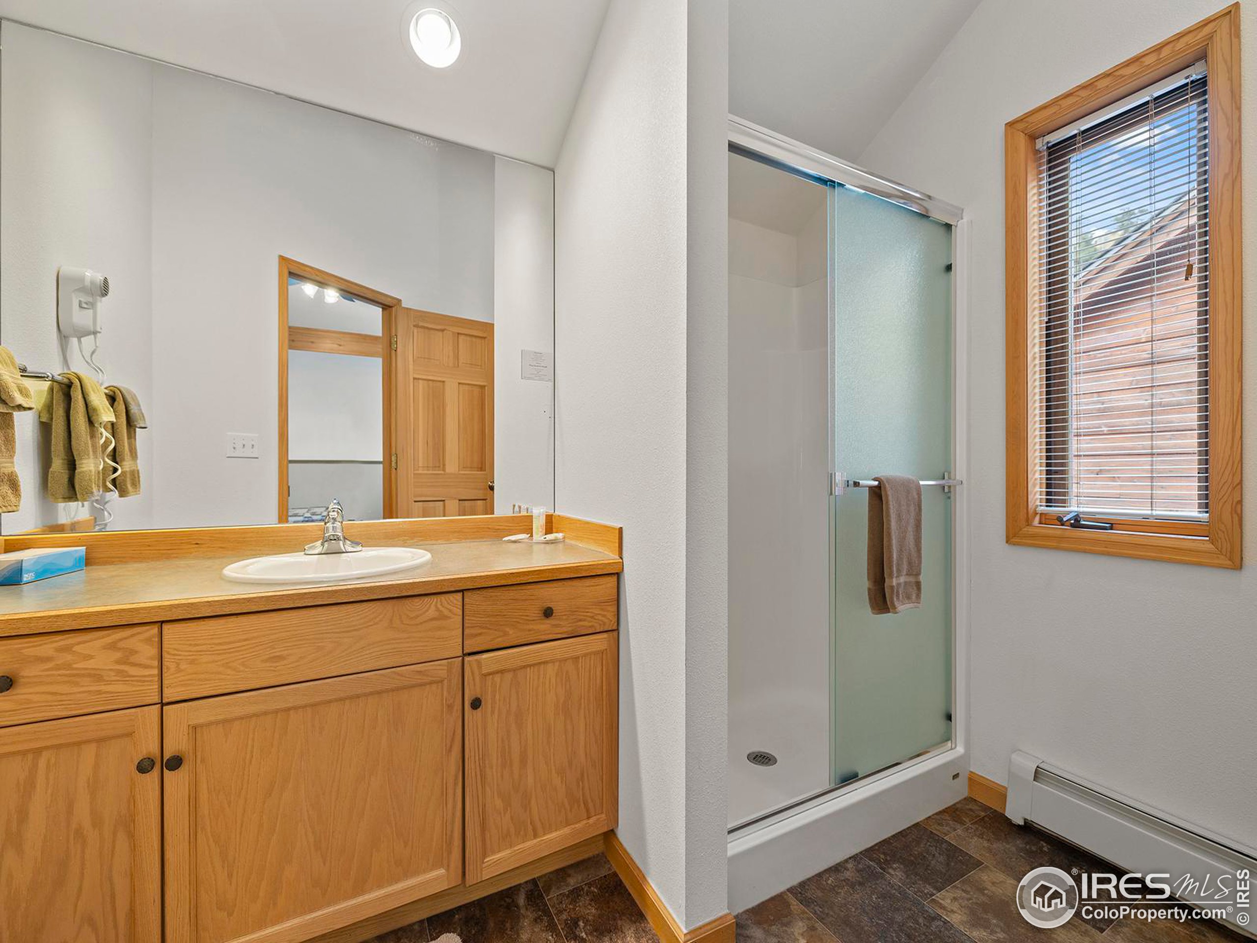 2120 Fall River Rd 6