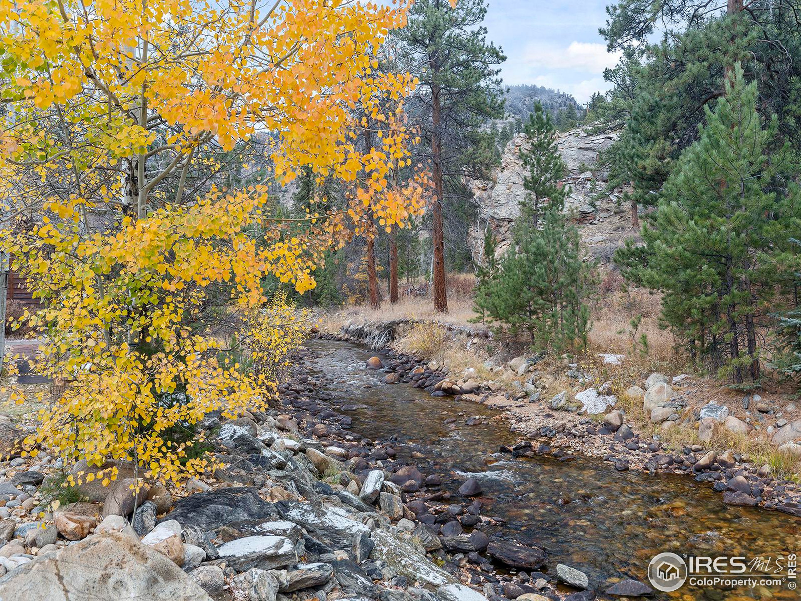 2120 Fall River Rd 6