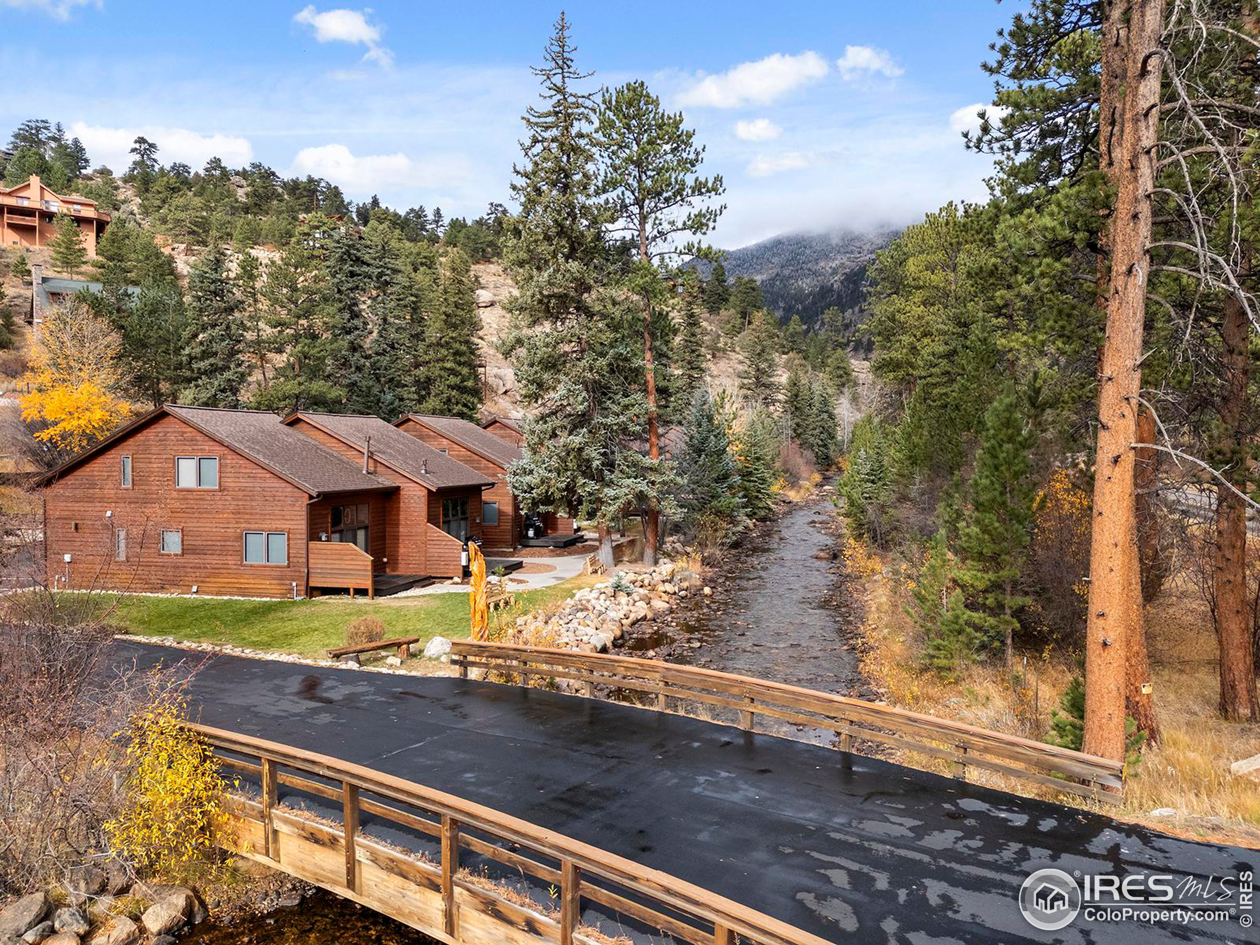 2120 Fall River Rd 6