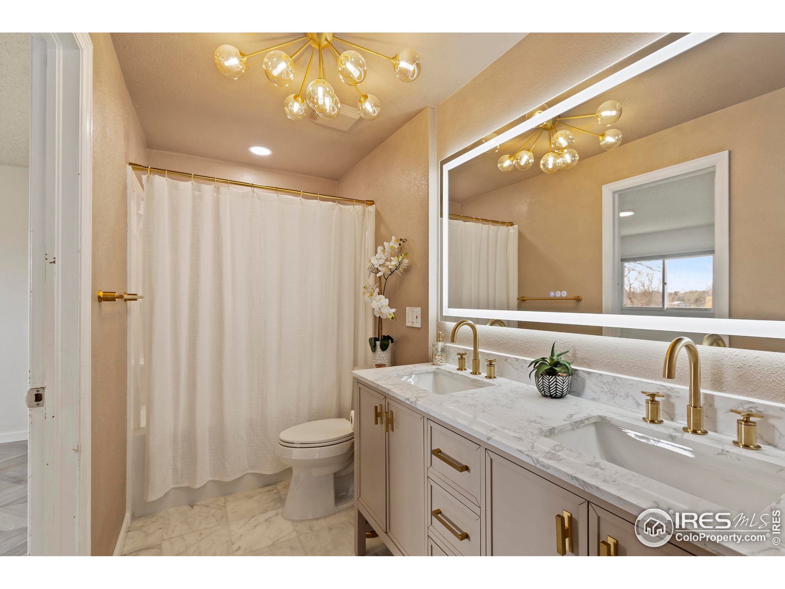 5332 Fossil Ridge Dr