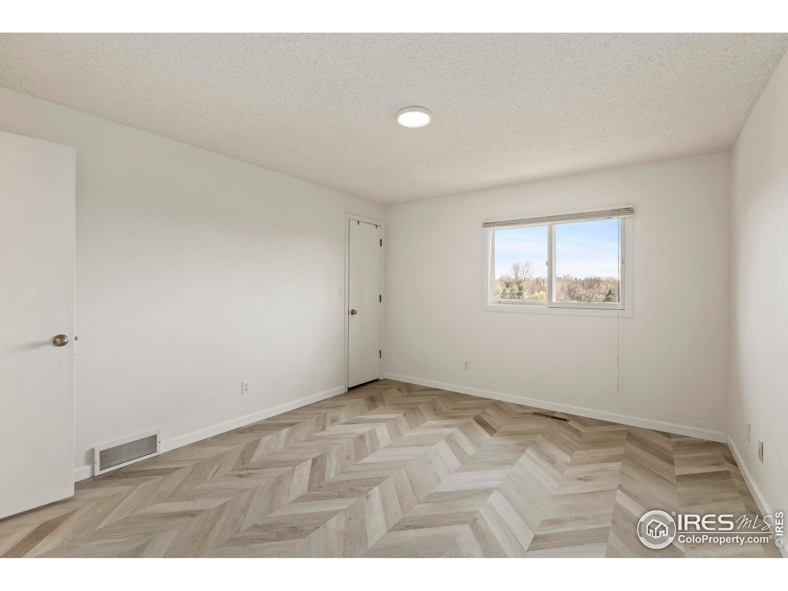 5332 Fossil Ridge Dr