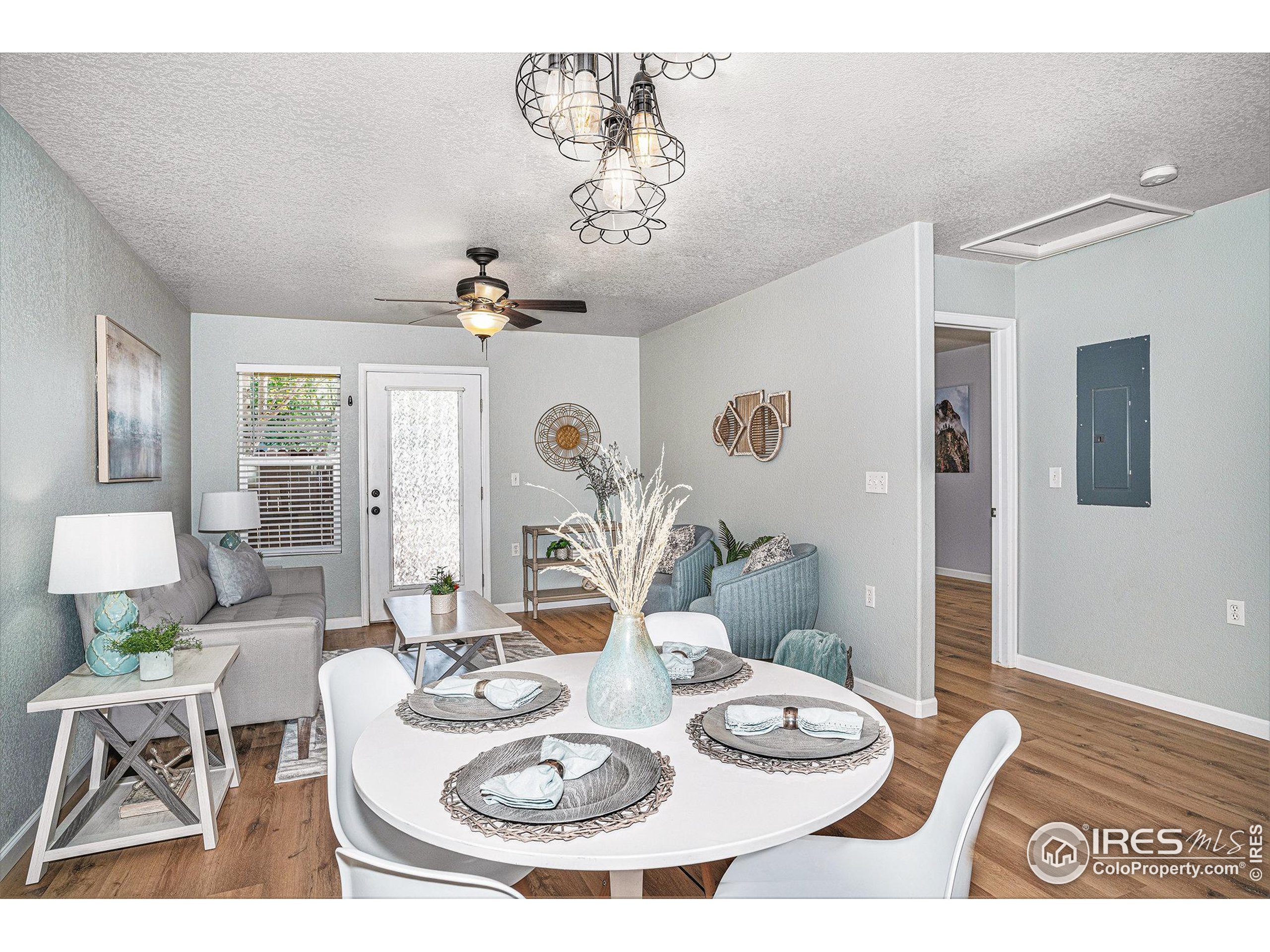 709 Crown Ridge Ln 1