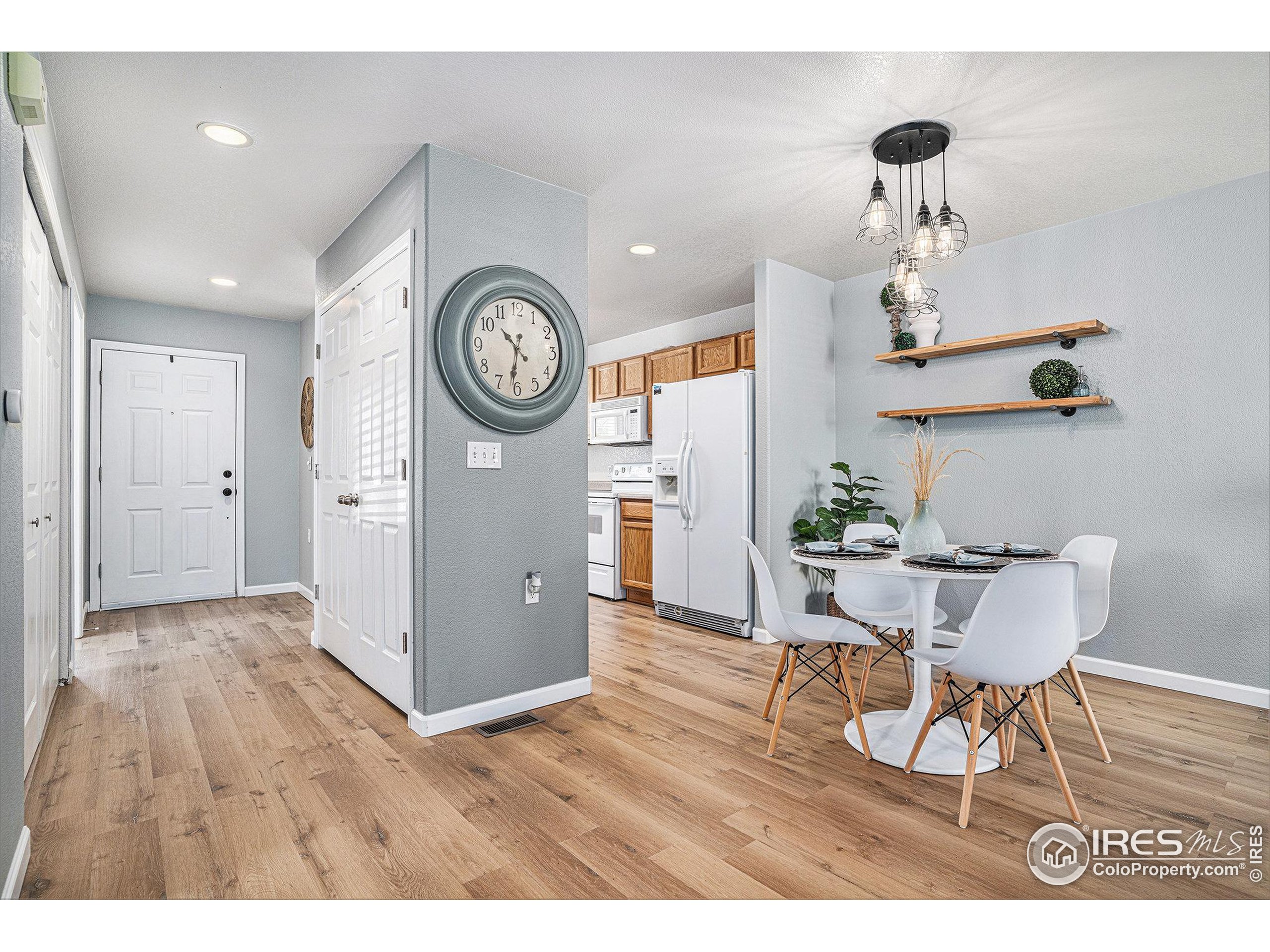 709 Crown Ridge Ln 1