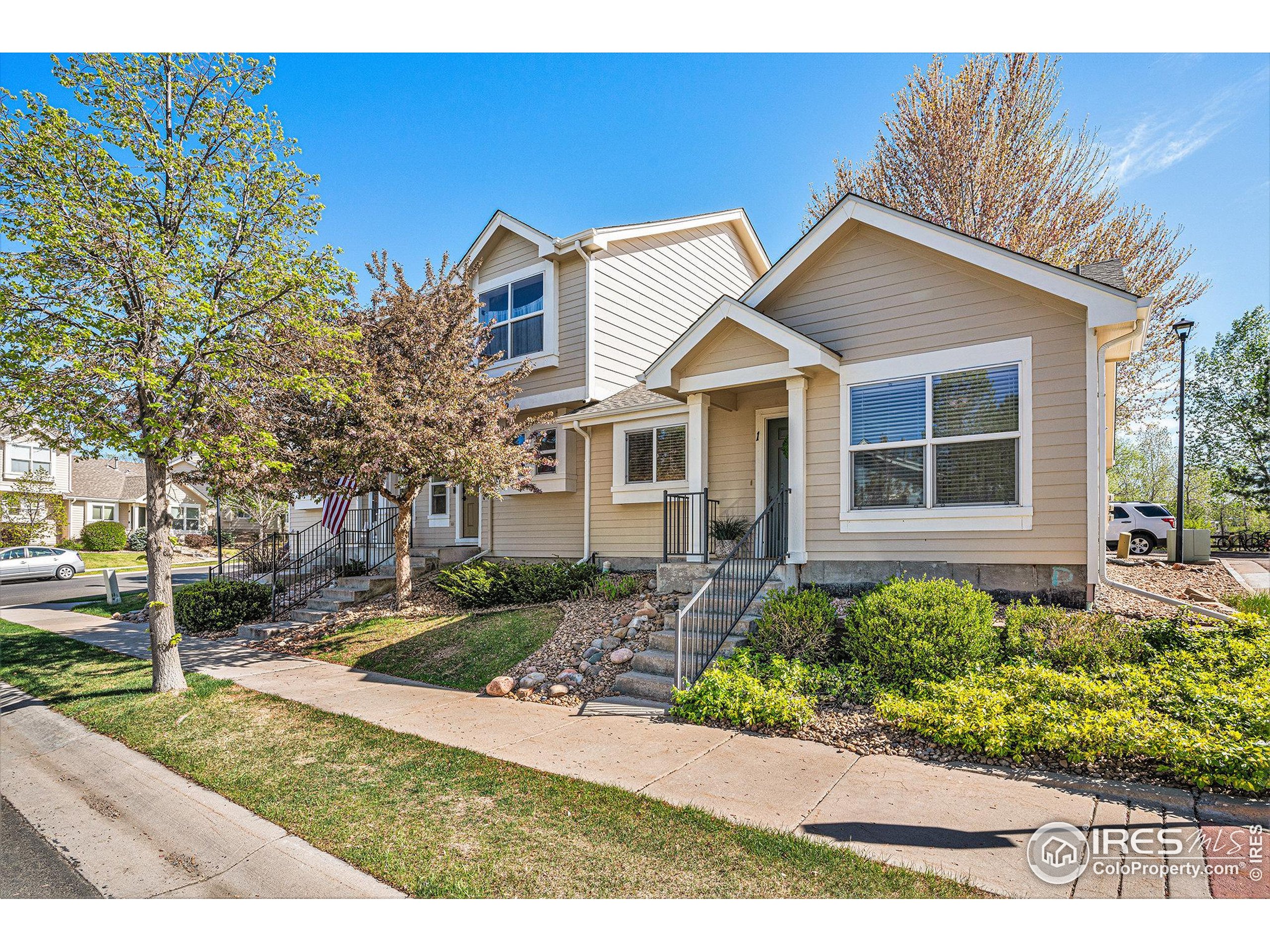 709 Crown Ridge Ln 1