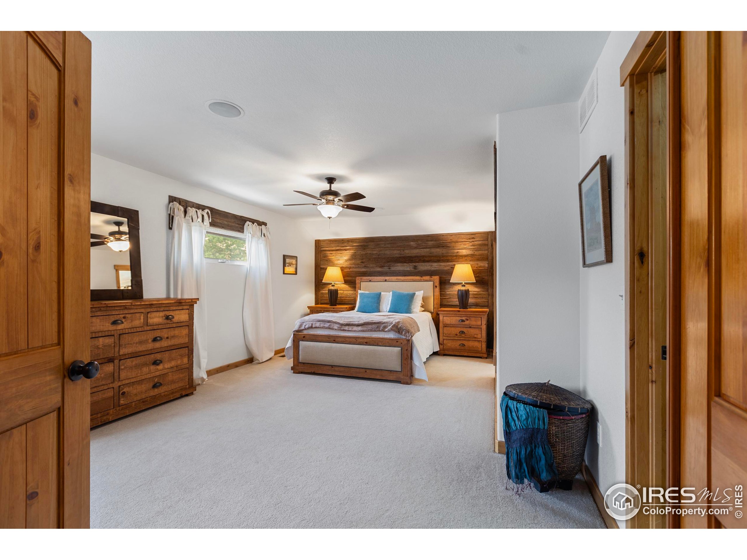 1700 Dolores River Dr