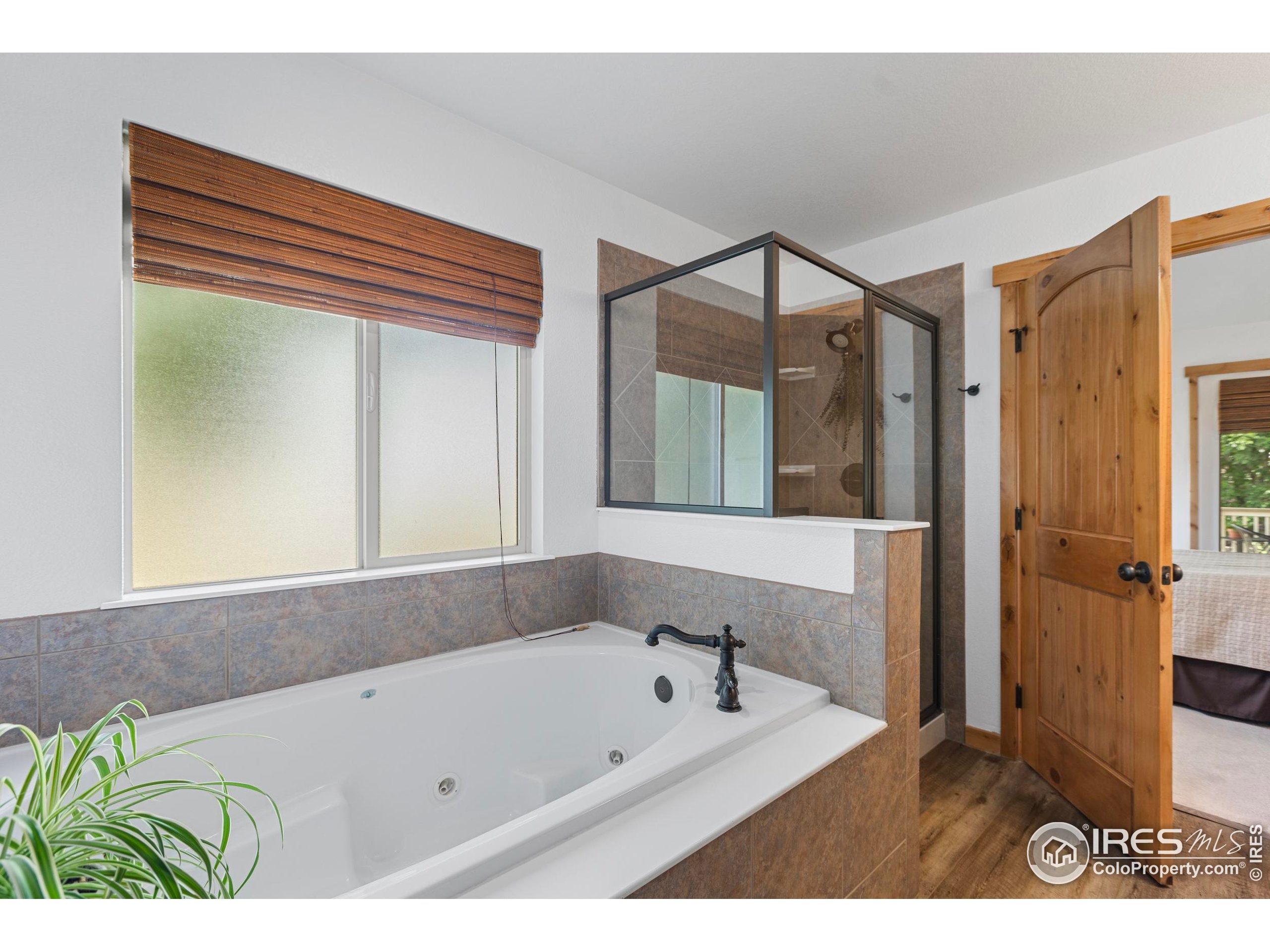 1700 Dolores River Dr