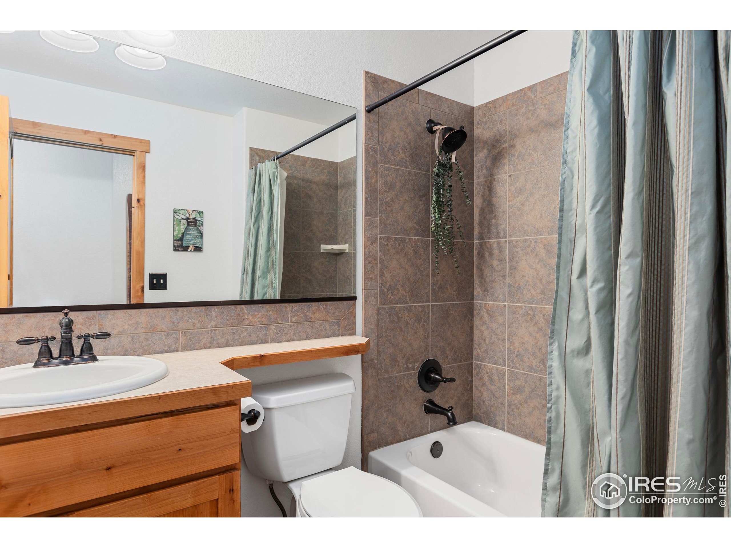 1700 Dolores River Dr