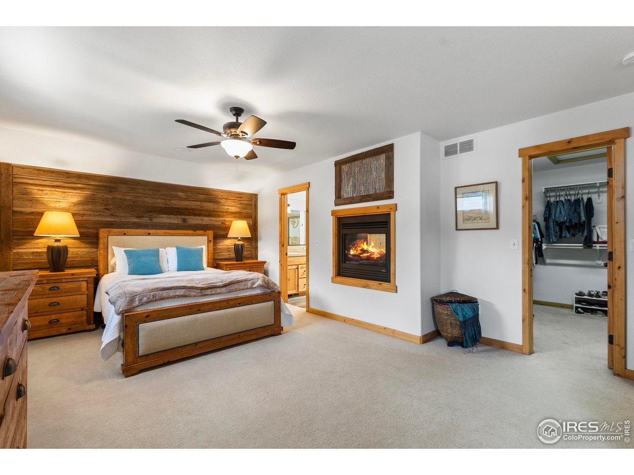 1700 Dolores River Dr