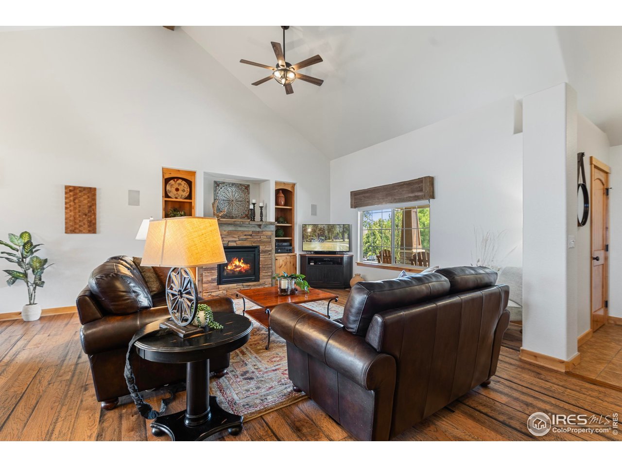 1700 Dolores River Dr