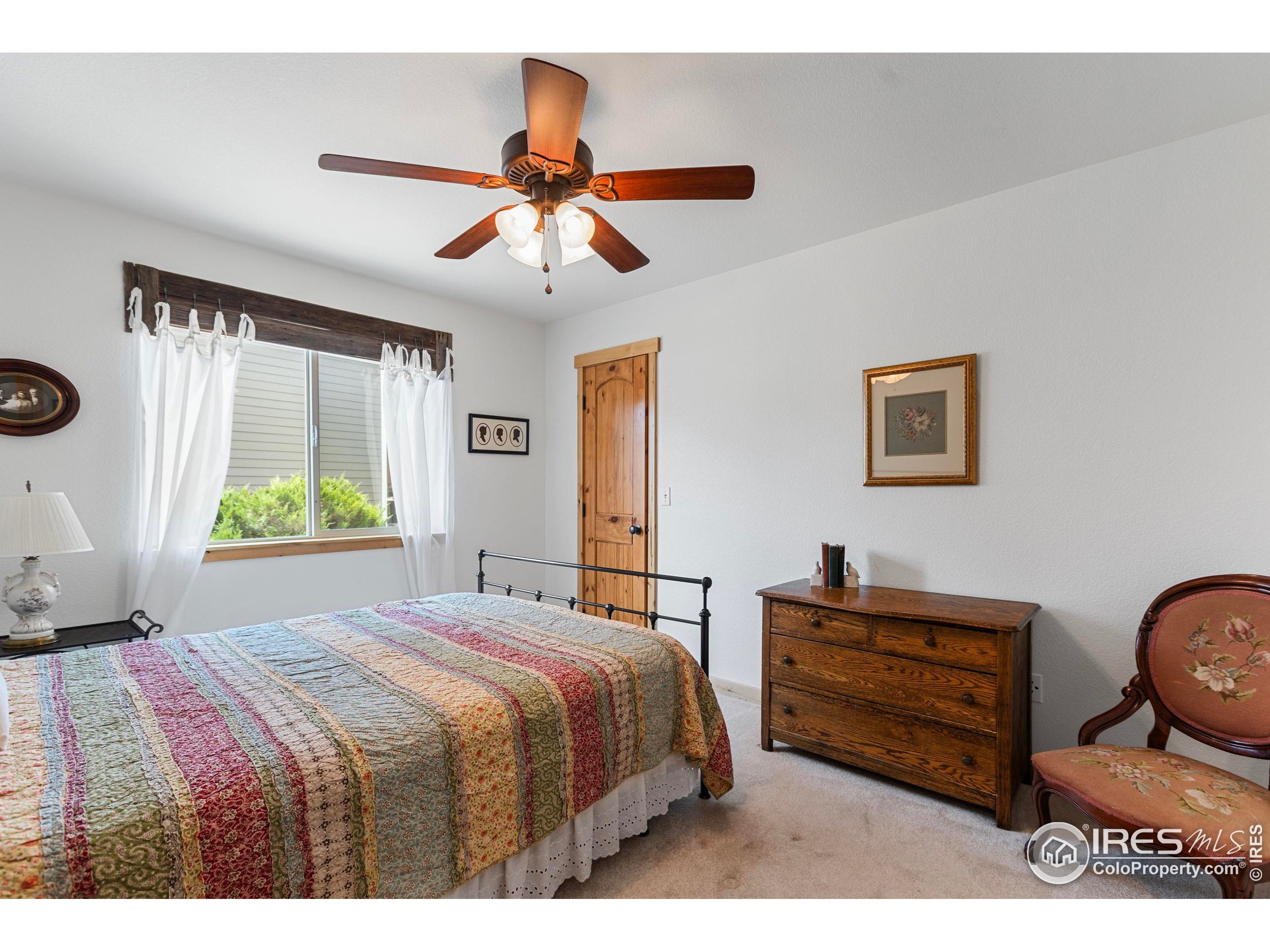 1700 Dolores River Dr