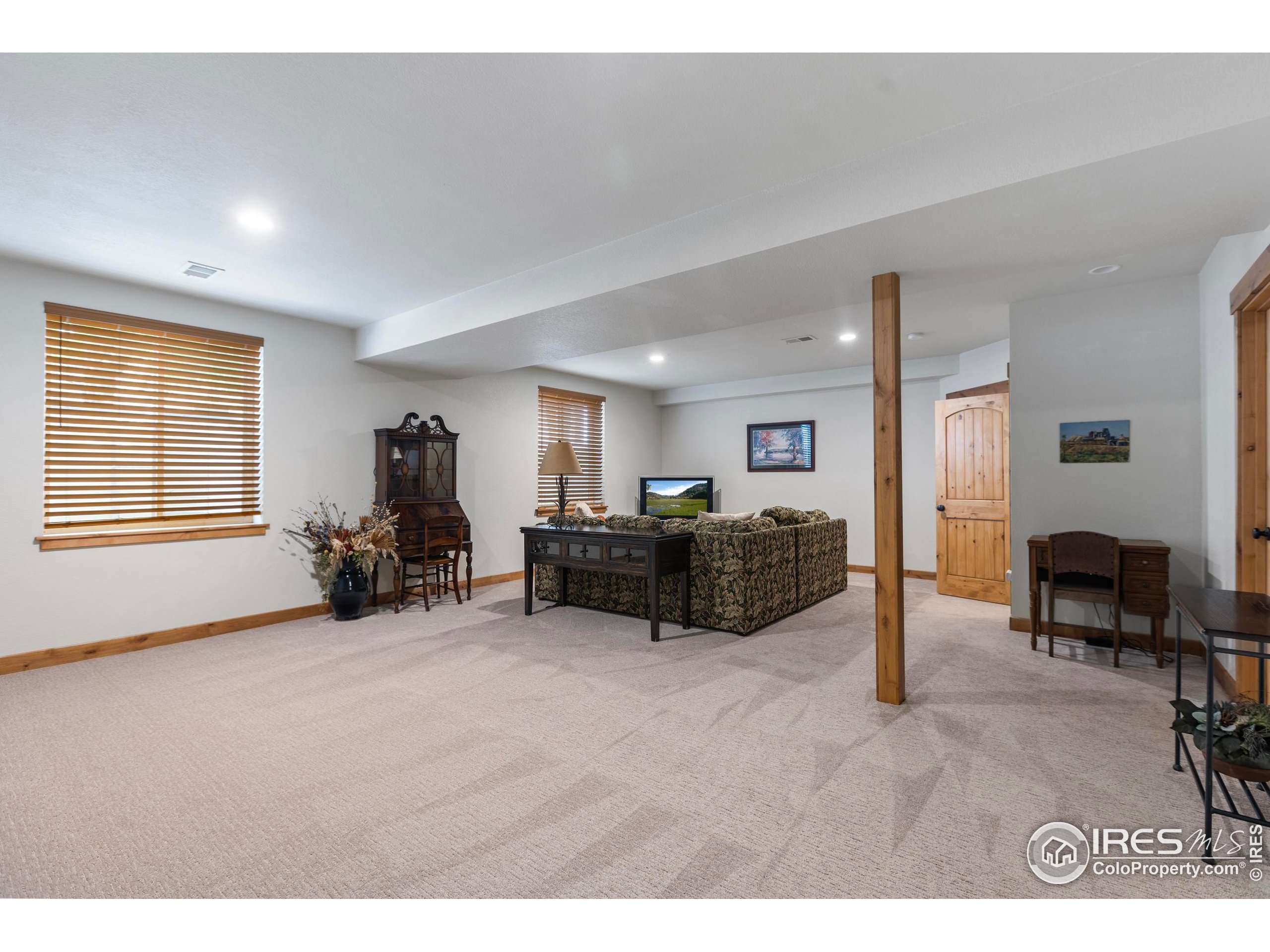 1700 Dolores River Dr