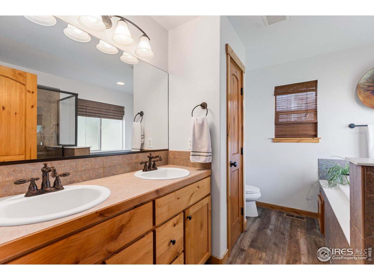 1700 Dolores River Dr