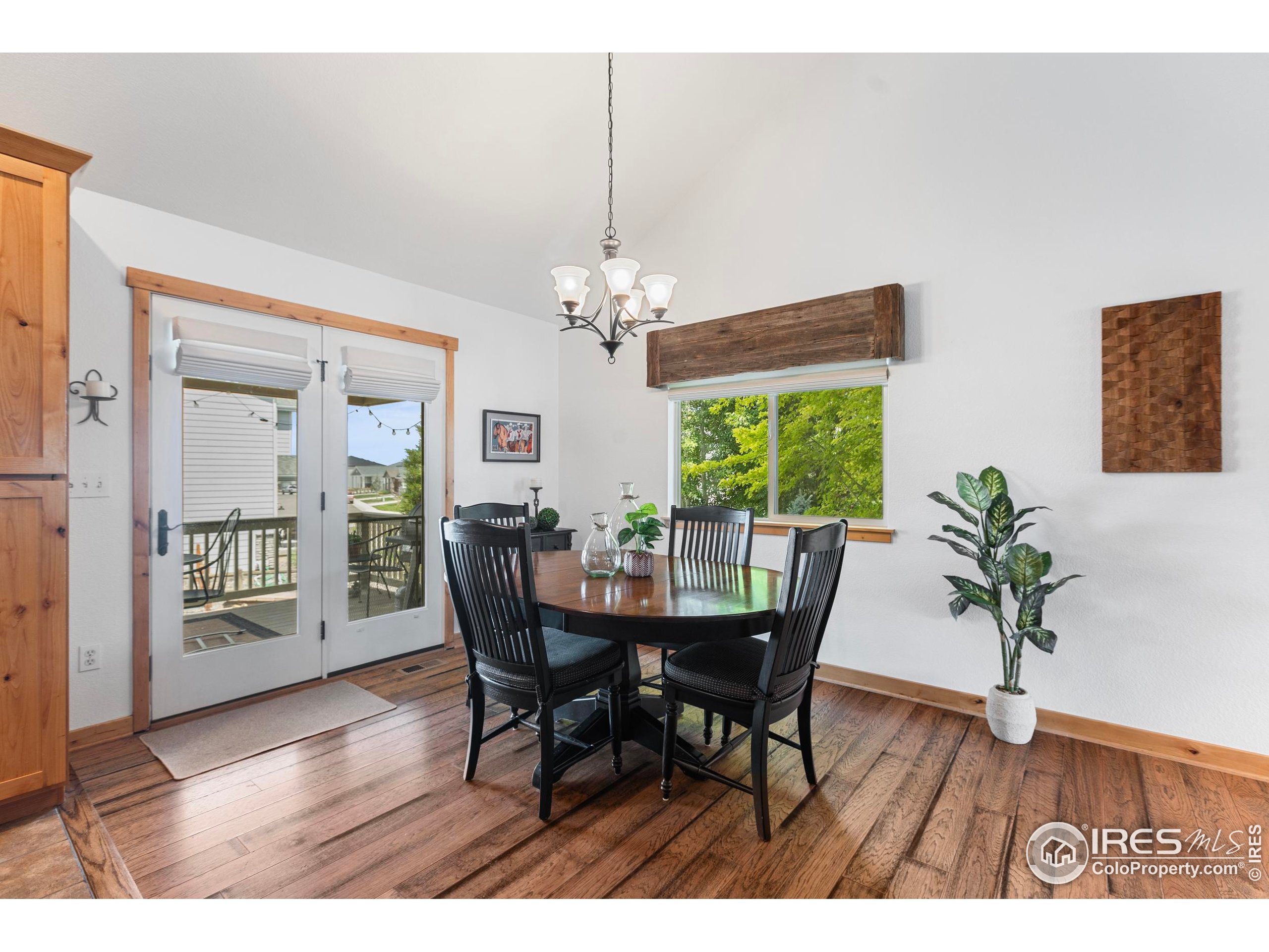 1700 Dolores River Dr