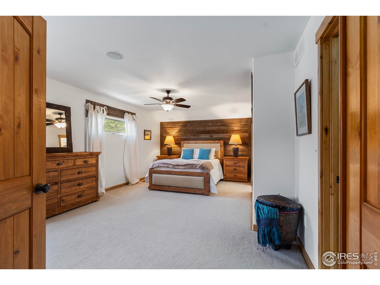 1700 Dolores River Dr