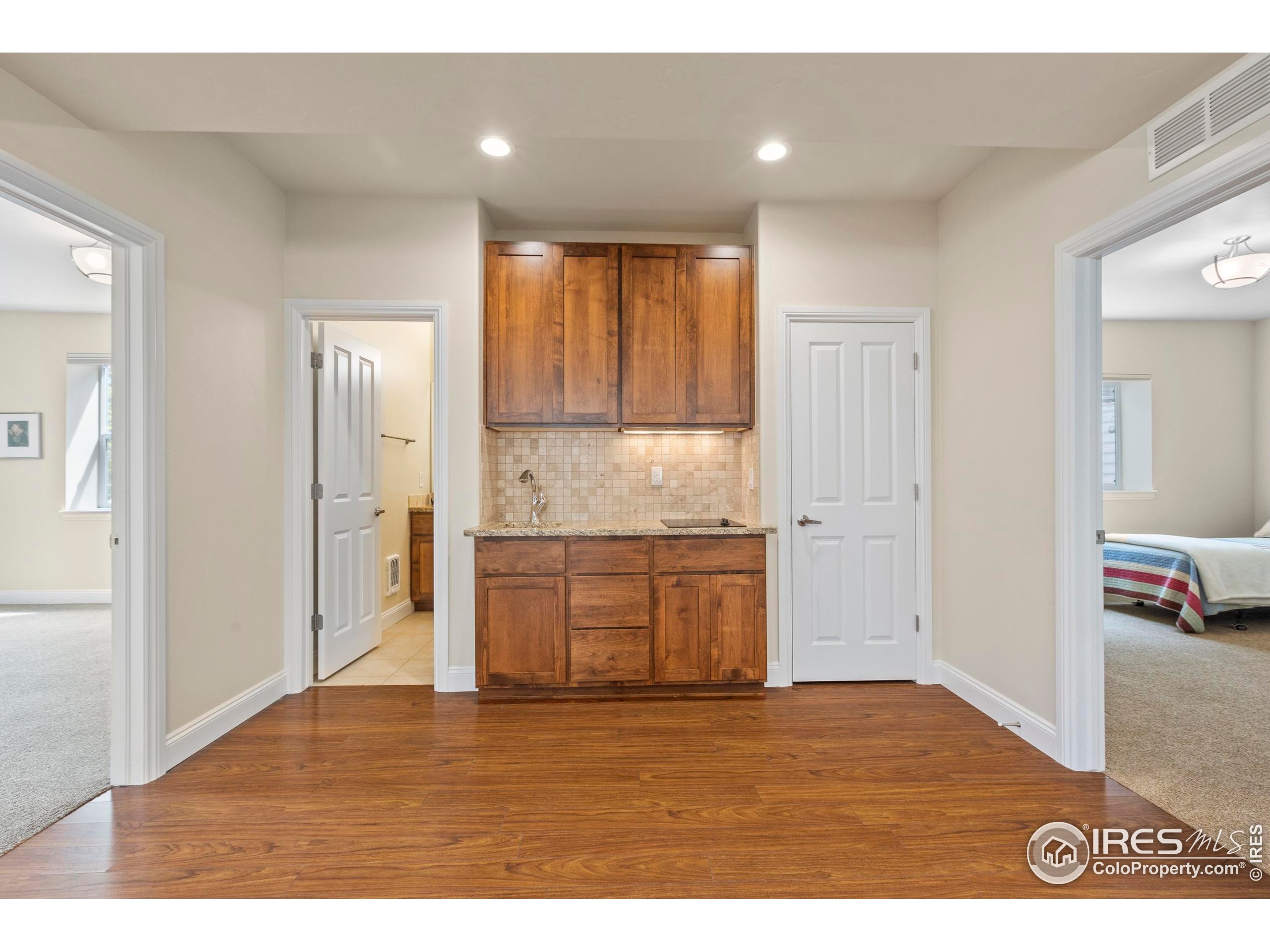 1340 Leahy Dr