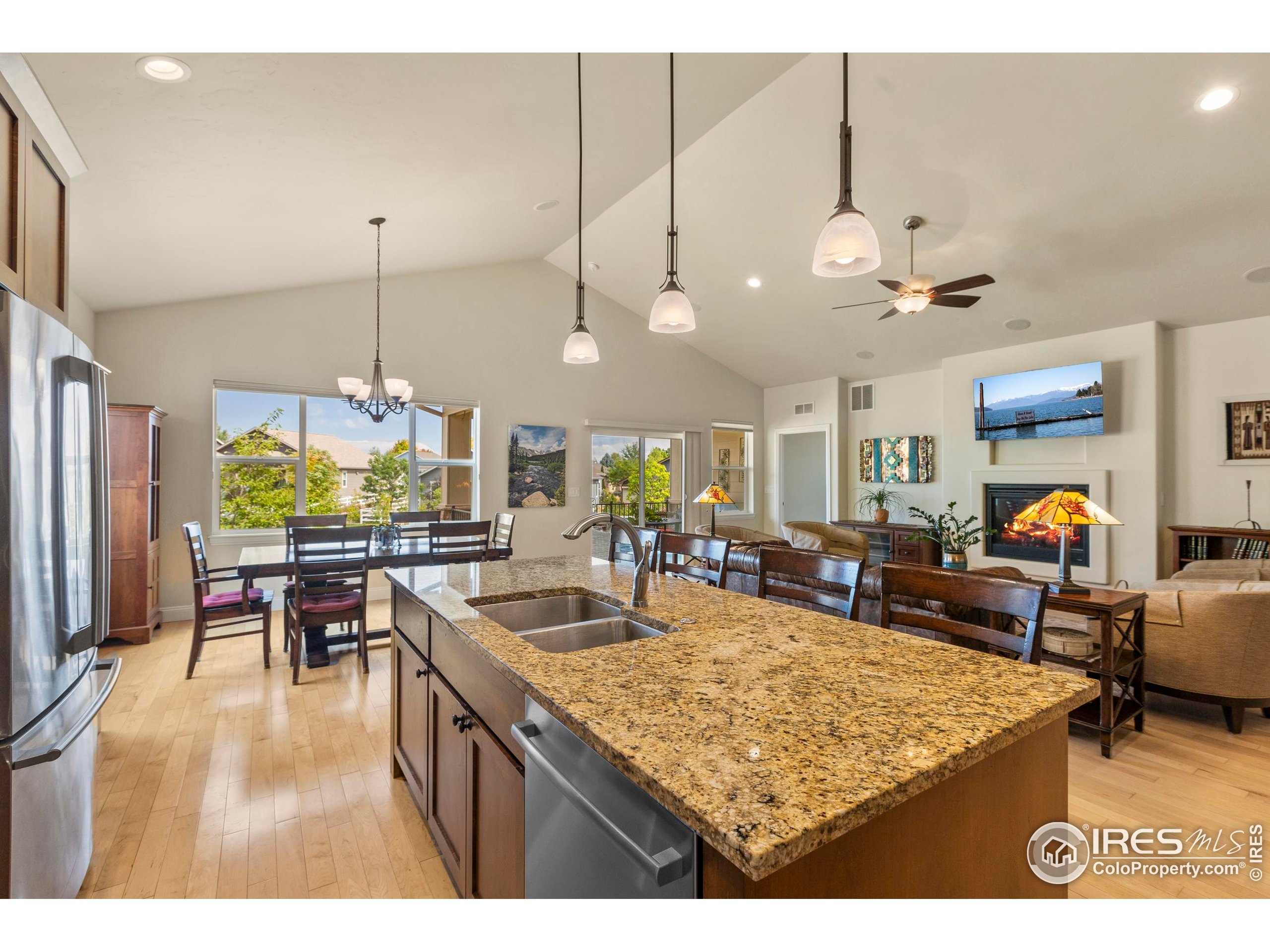 1340 Leahy Dr