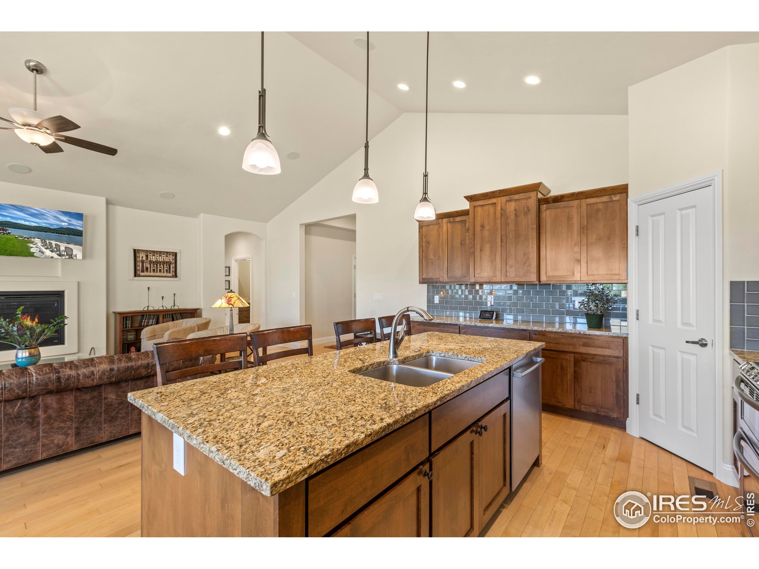 1340 Leahy Dr