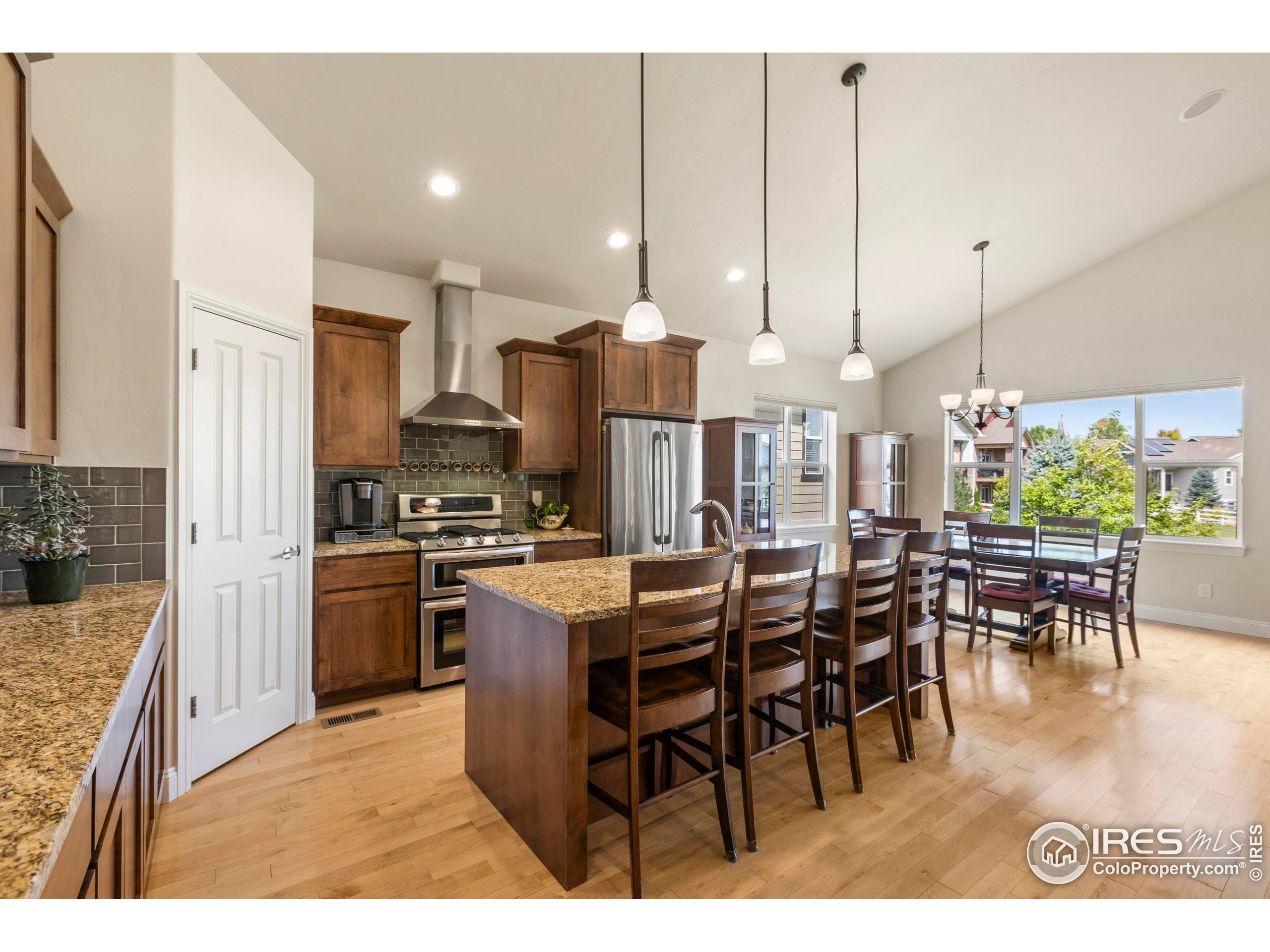 1340 Leahy Dr