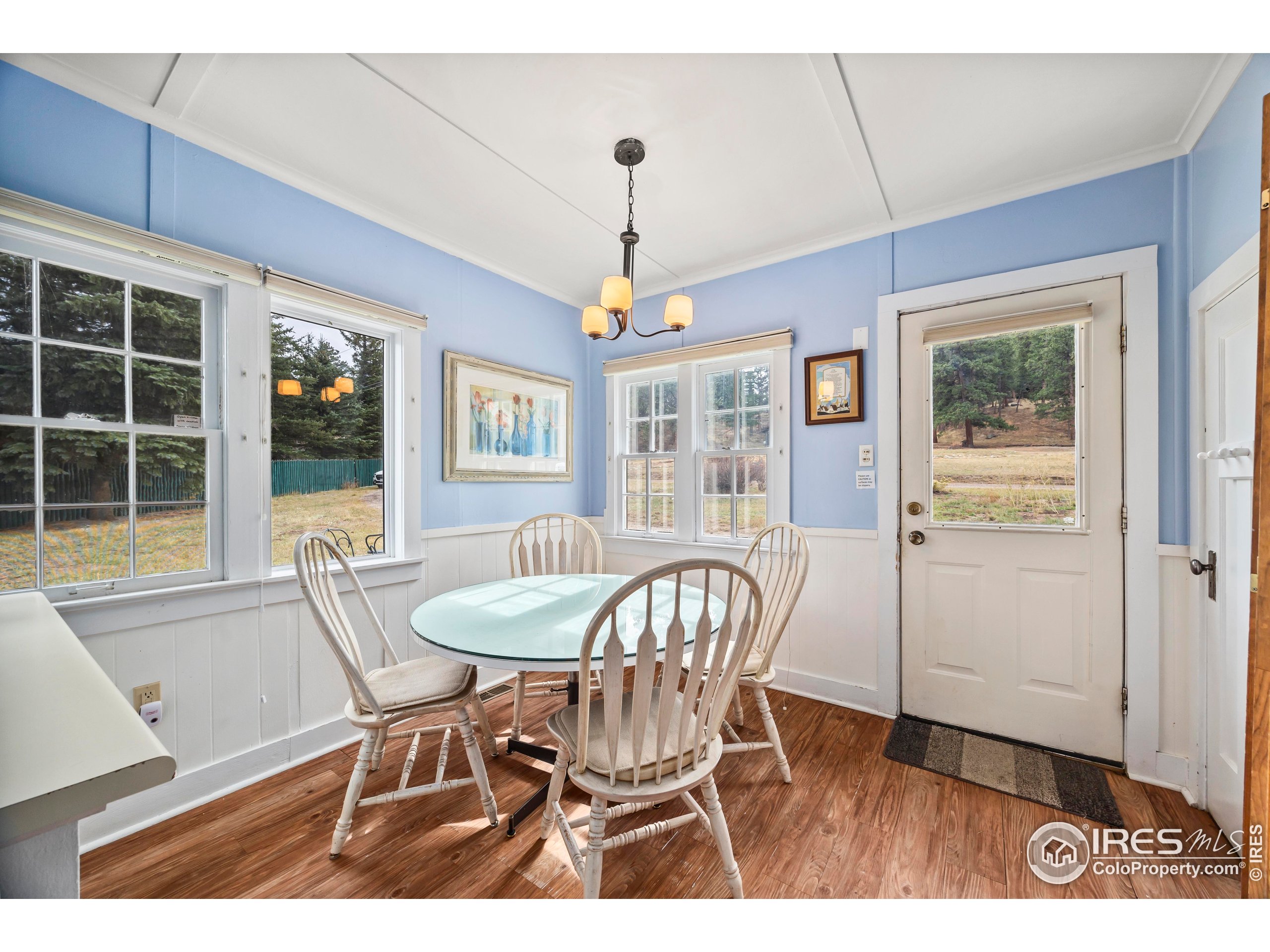 1575 Lower Broadview Rd